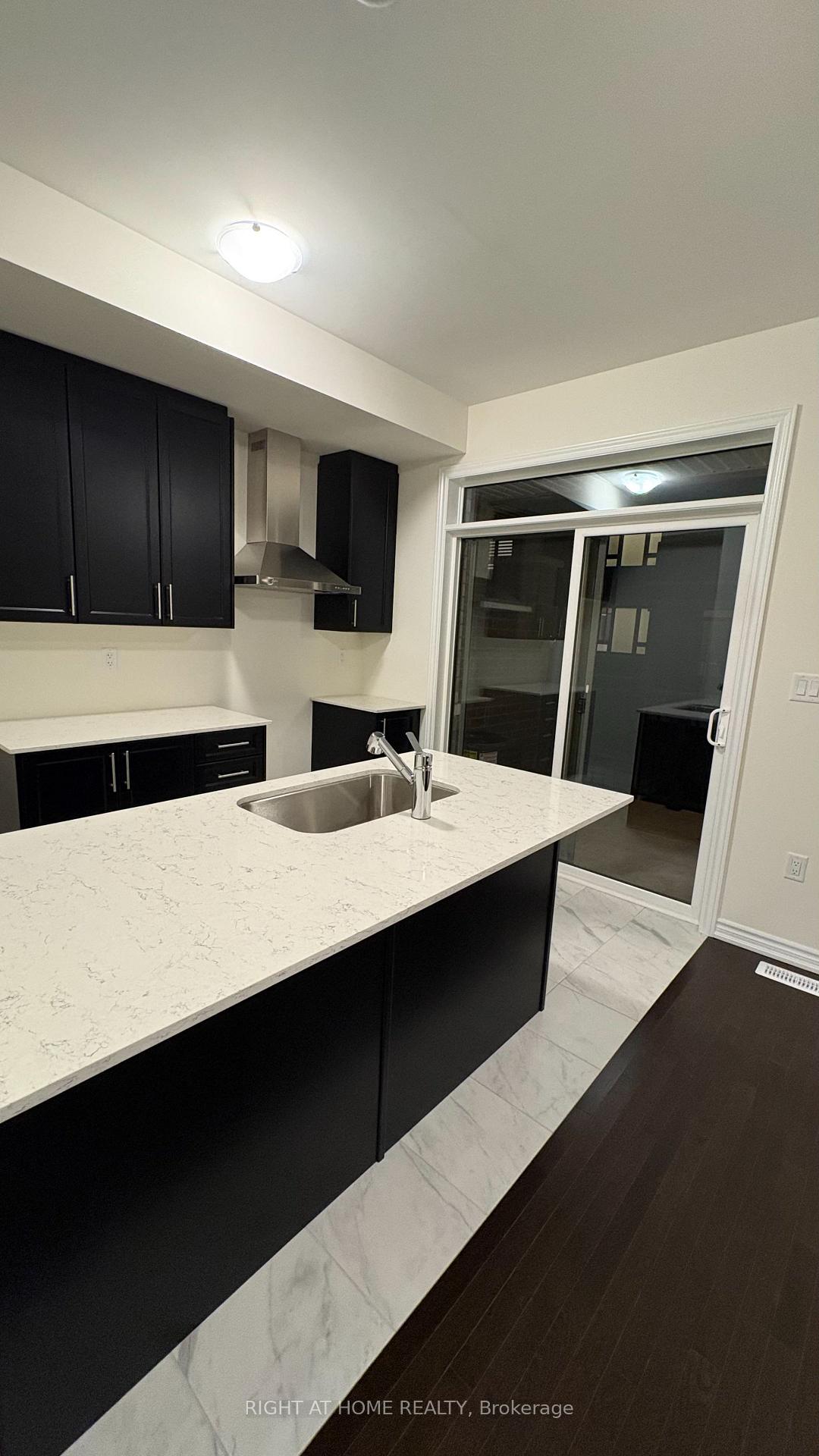 Photo 21 of 11 Radiance Way, Whitby, Rural Whitby — HOMEH