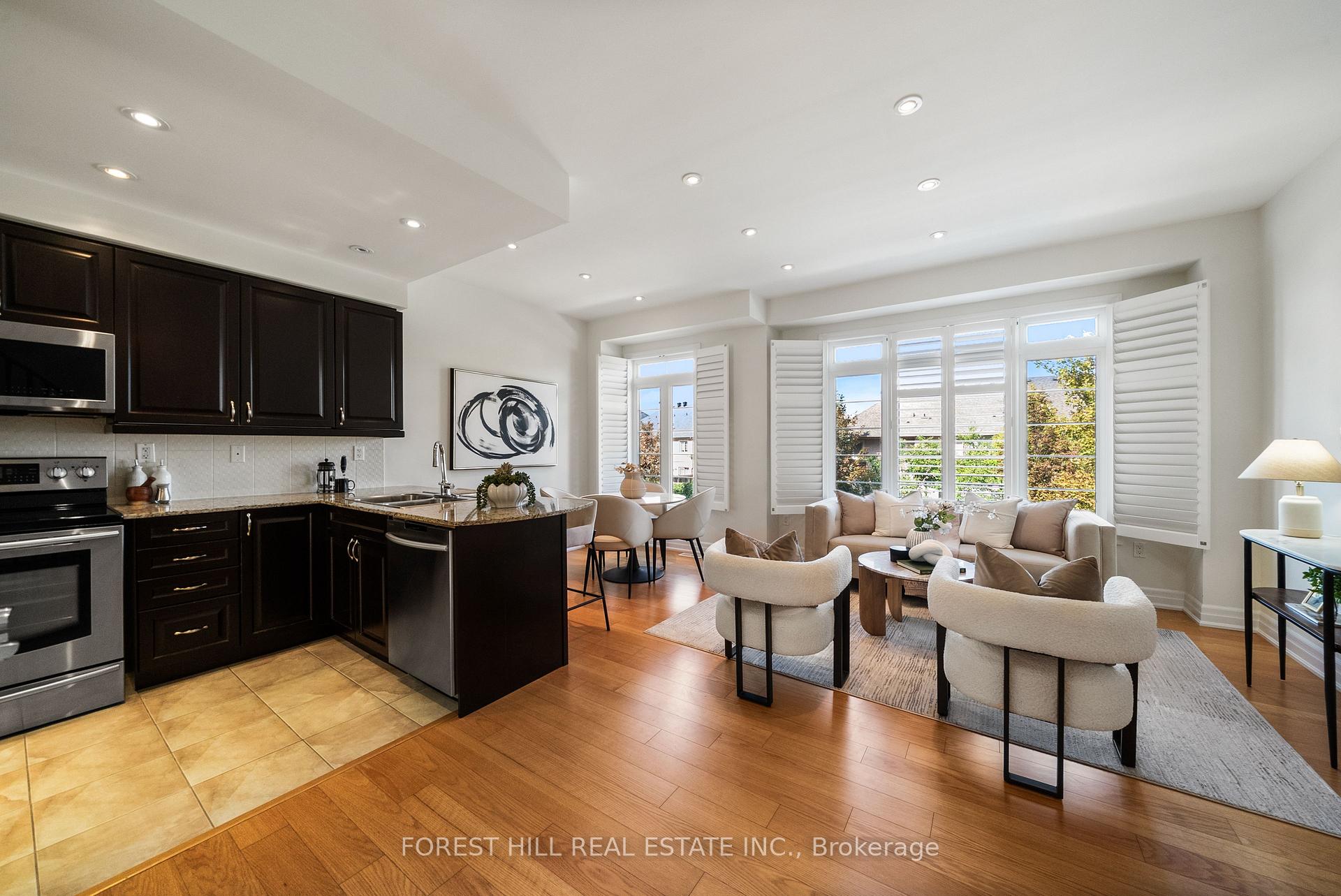 Photo 4 of 25 Beverley Glen Boulevard, Vaughan, Beverley Glen — HOMEH