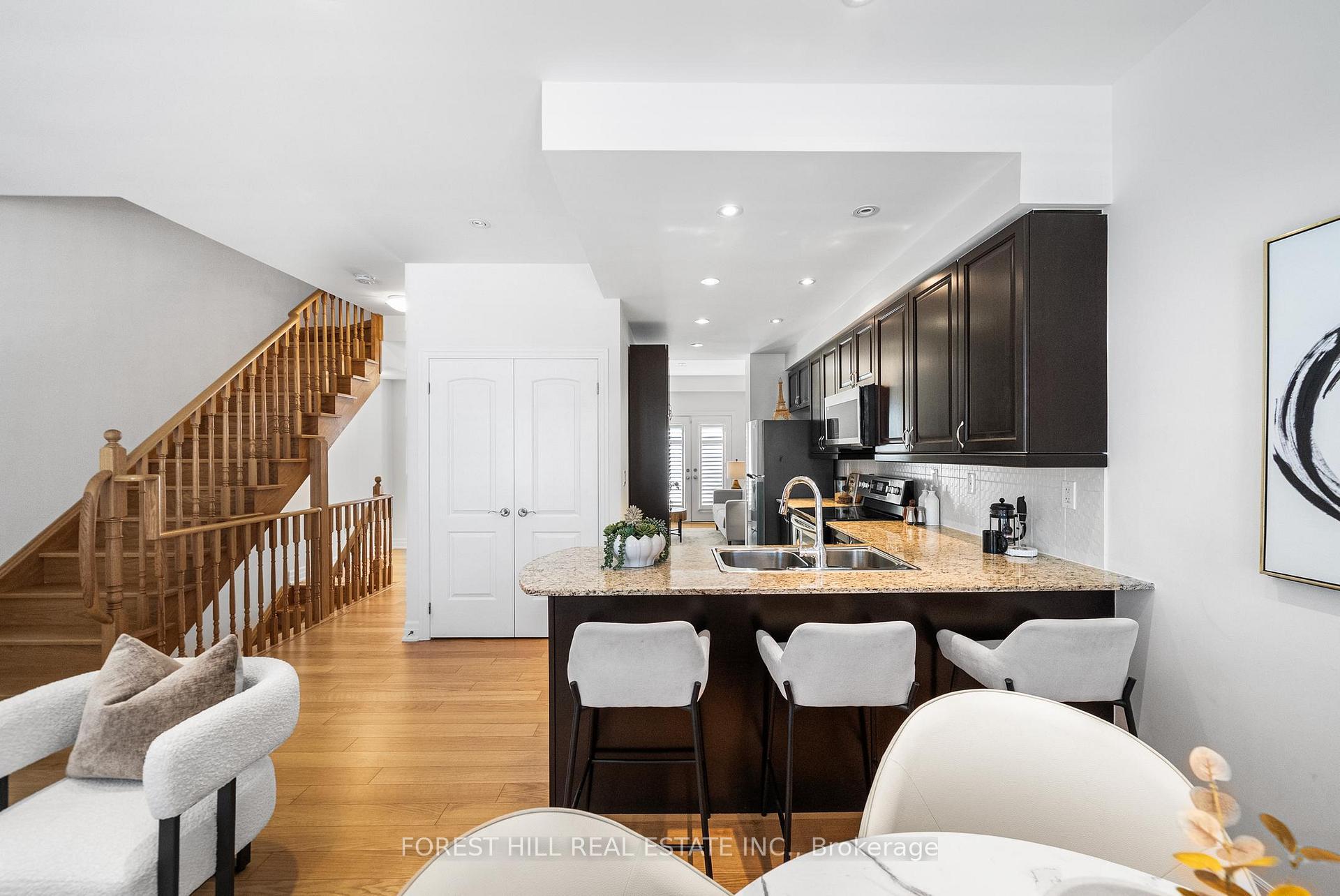 Photo 8 of 25 Beverley Glen Boulevard, Vaughan, Beverley Glen — HOMEH