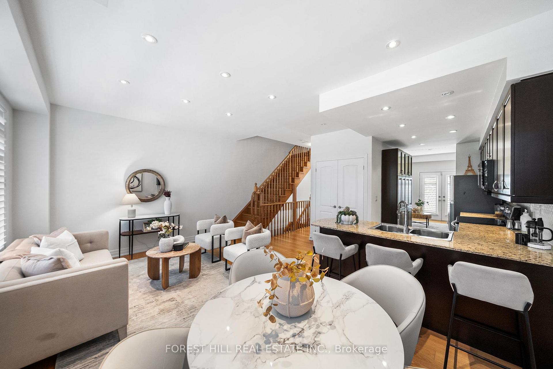 Photo 9 of 25 Beverley Glen Boulevard, Vaughan, Beverley Glen — HOMEH