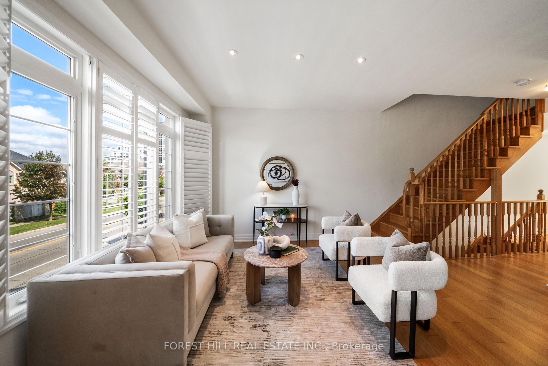 Photo 10 of 25 Beverley Glen Boulevard, Vaughan, Beverley Glen — HOMEH