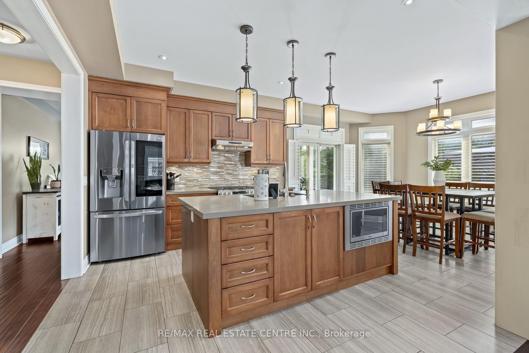 Photo 10 of 14 View Point Circle, Halton Hills, Georgetown — HOMEH