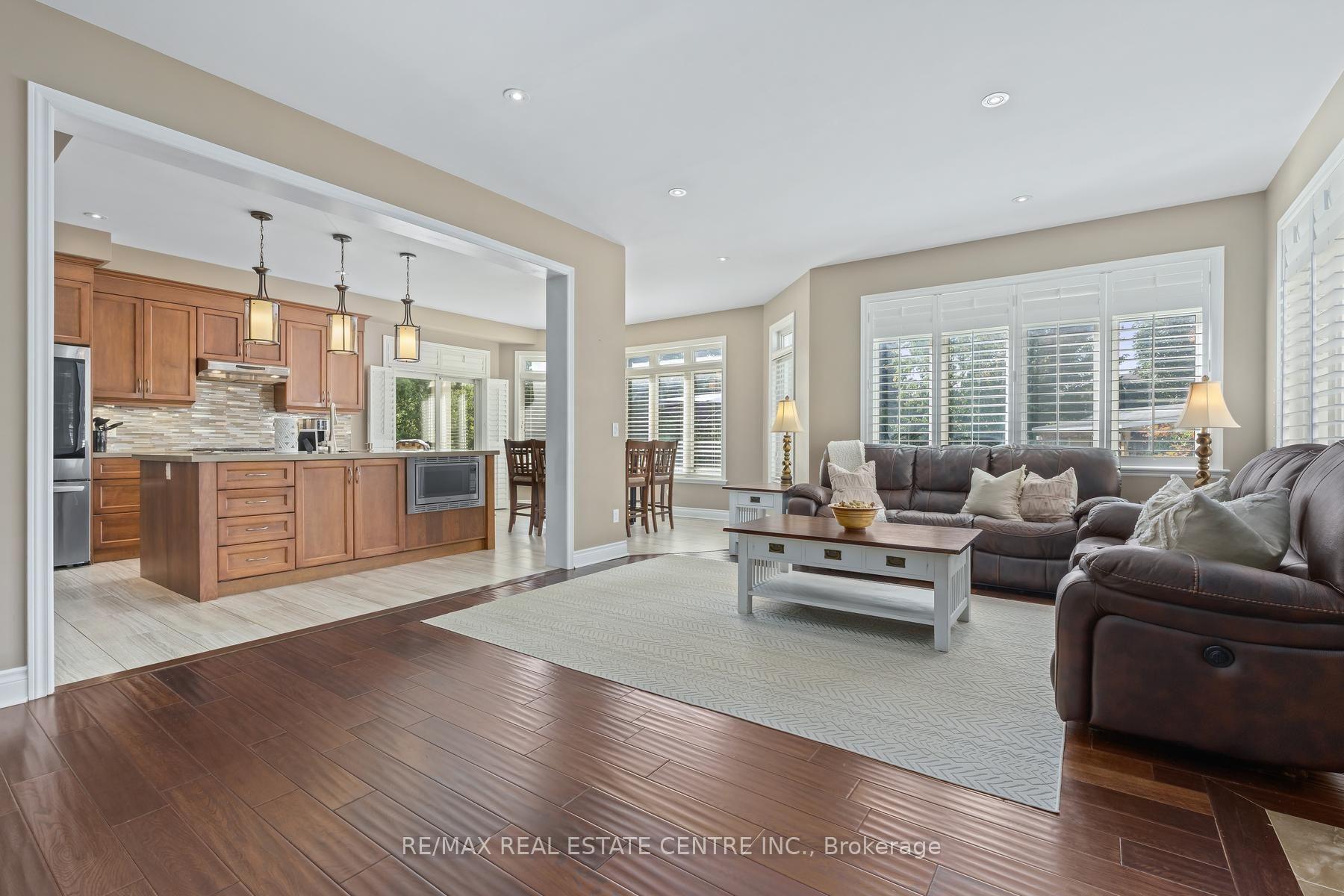 Photo 17 of 14 View Point Circle, Halton Hills, Georgetown — HOMEH