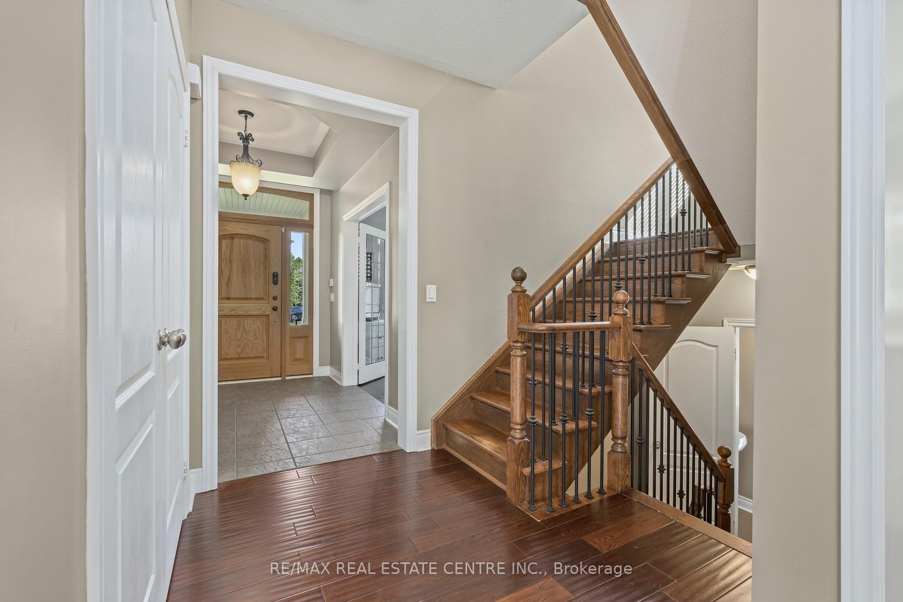 Photo 23 of 14 View Point Circle, Halton Hills, Georgetown — HOMEH