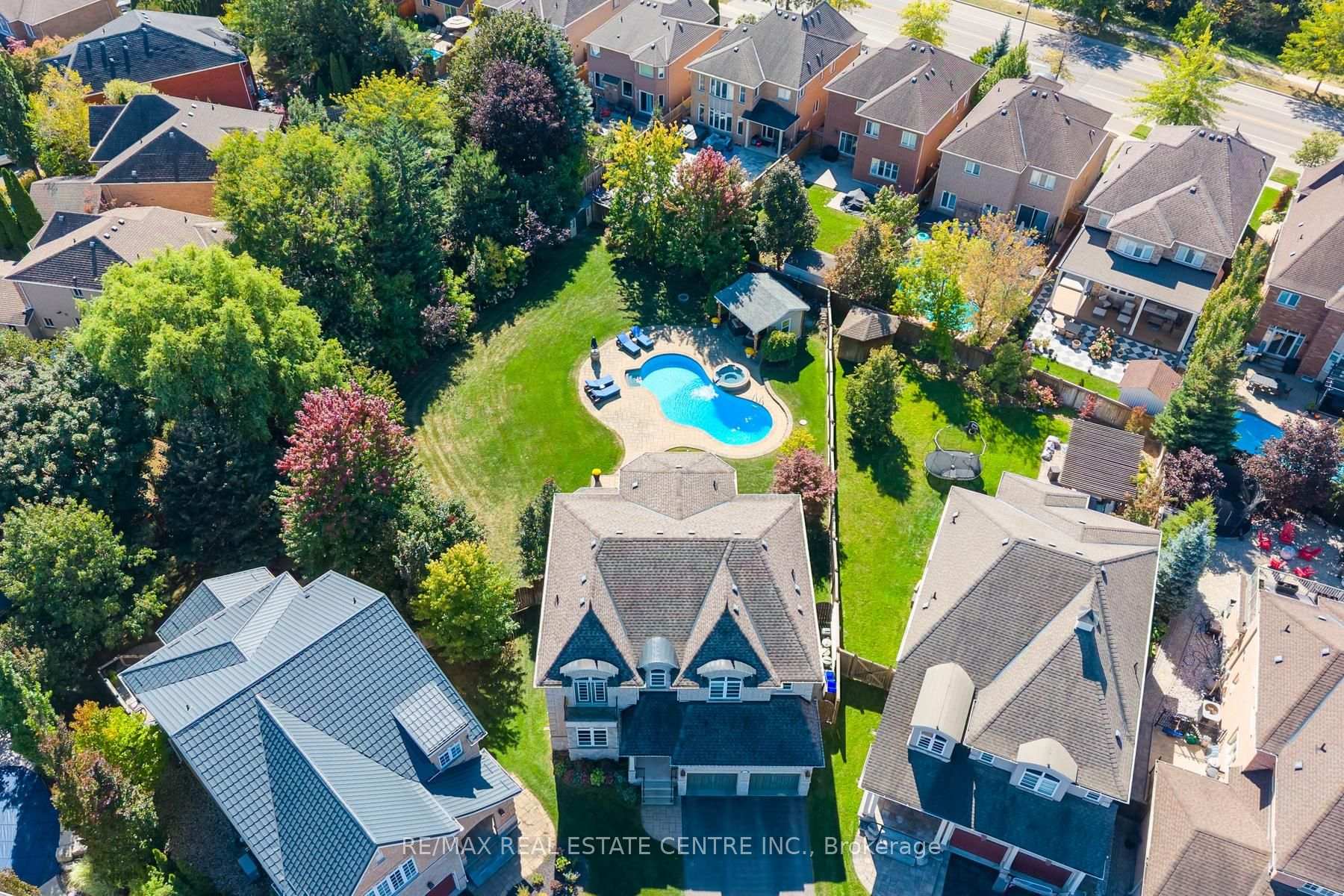 Photo 42 of 14 View Point Circle, Halton Hills, Georgetown — HOMEH