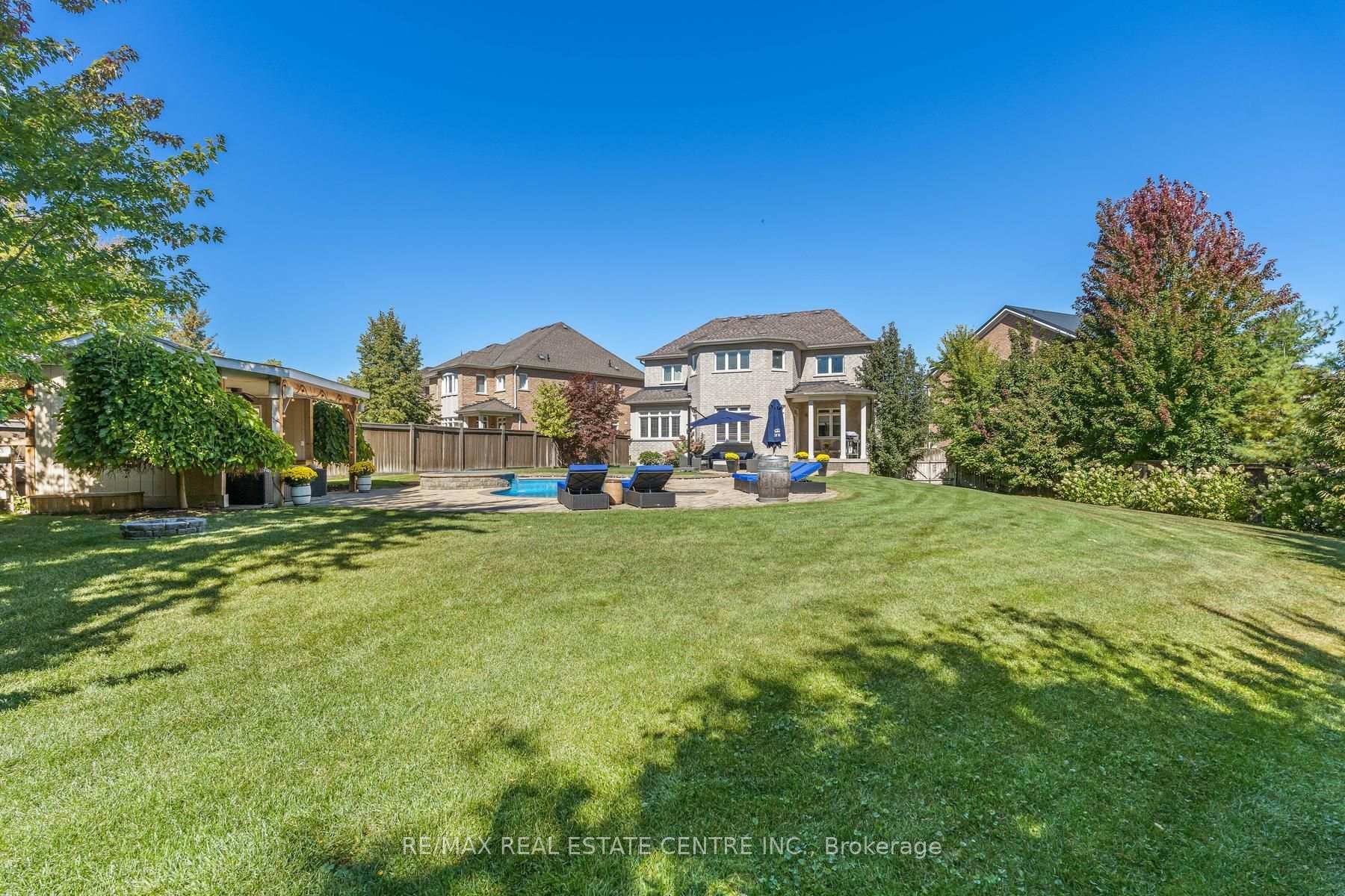 Photo 50 of 14 View Point Circle, Halton Hills, Georgetown — HOMEH