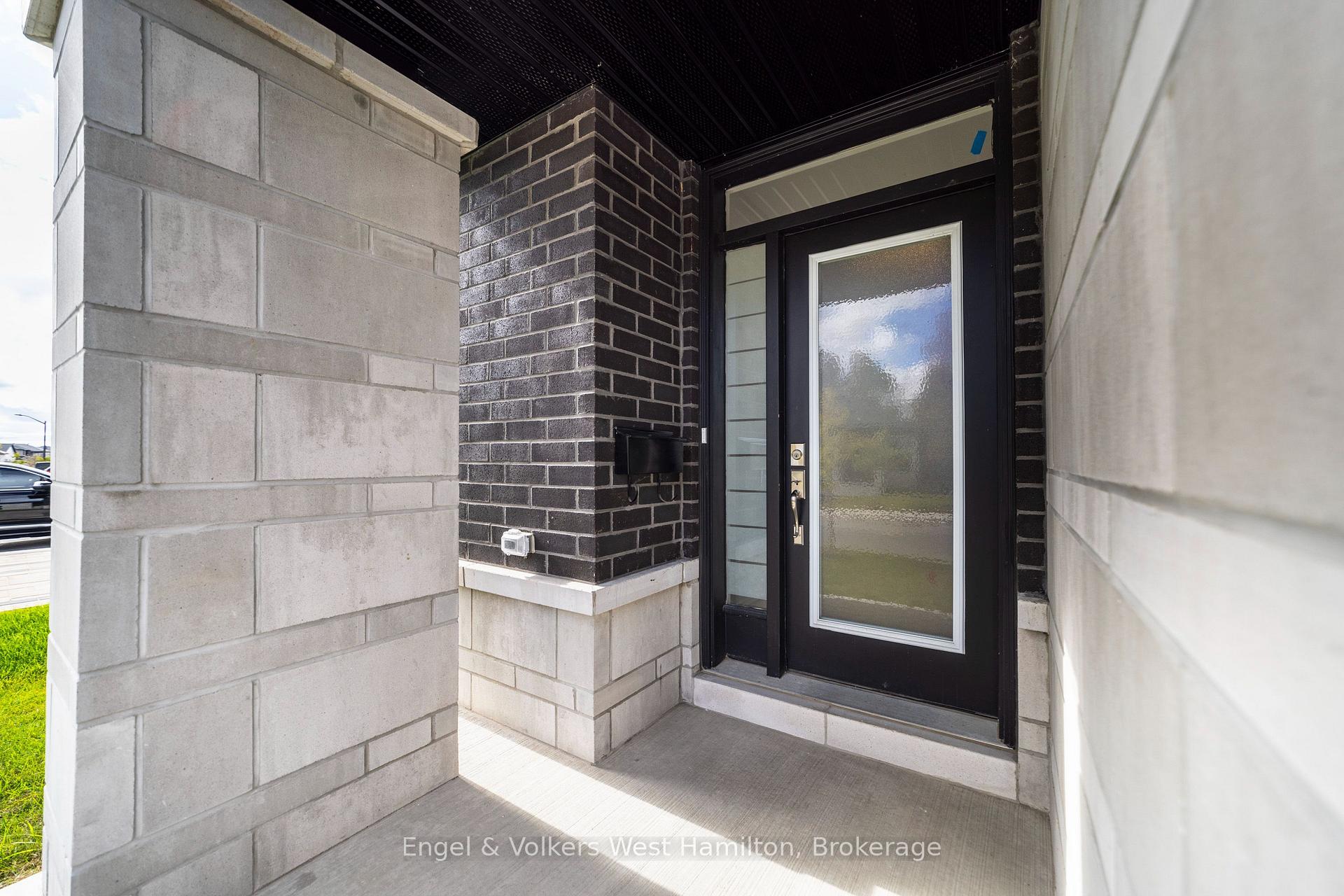 Photo 3 of 374 Big Dipper Street, Ottawa, Riverside South/Gloucester Glen — HOMEH