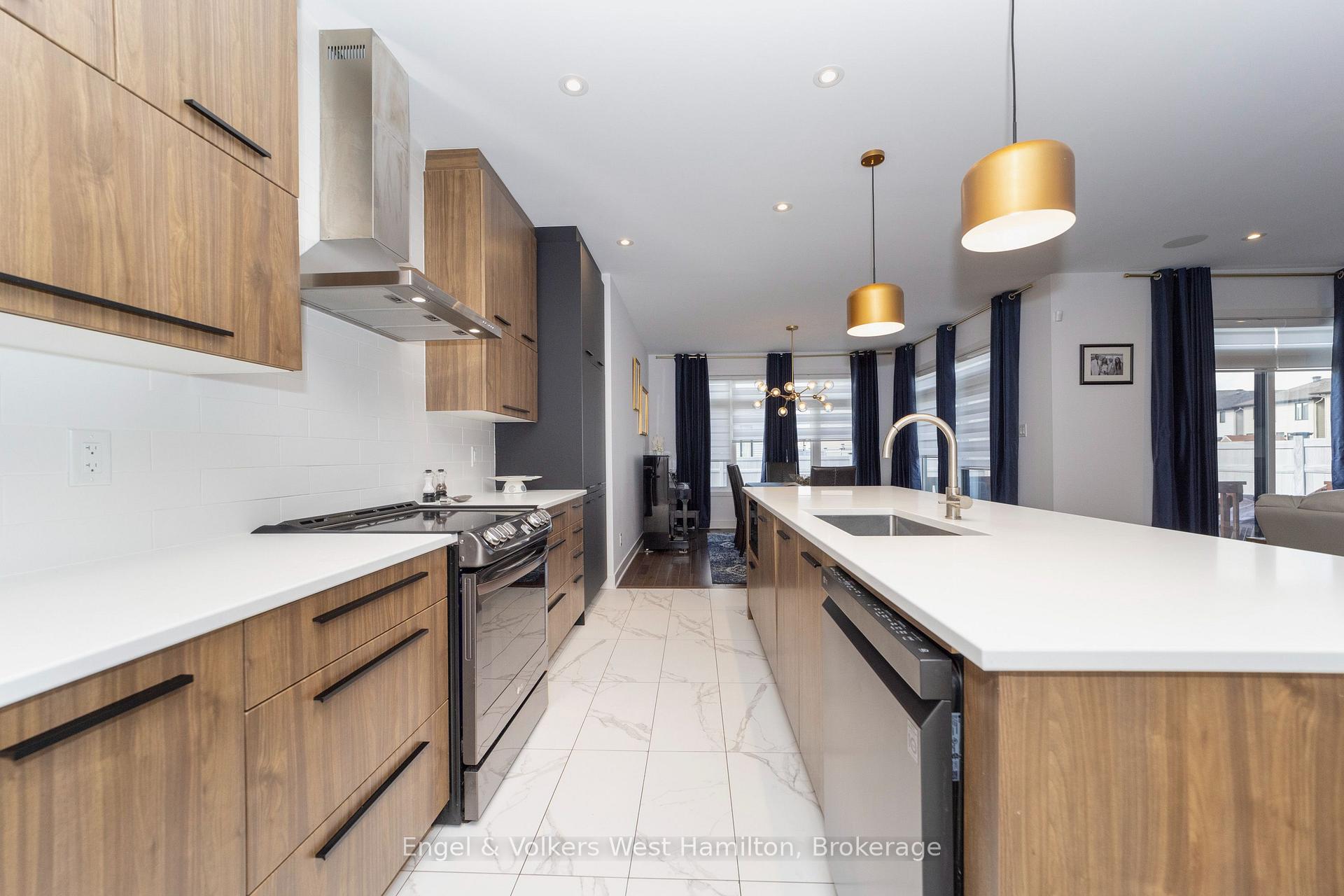 Photo 5 of 374 Big Dipper Street, Ottawa, Riverside South/Gloucester Glen — HOMEH