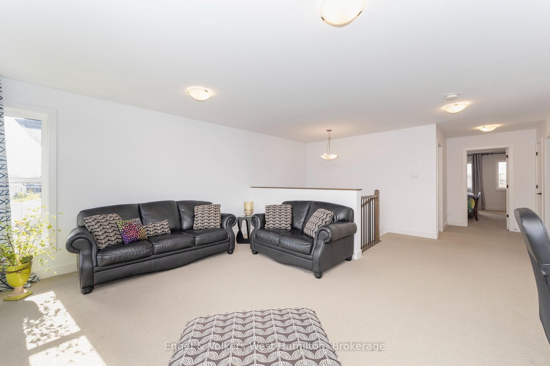 Photo 20 of 374 Big Dipper Street, Ottawa, Riverside South/Gloucester Glen — HOMEH