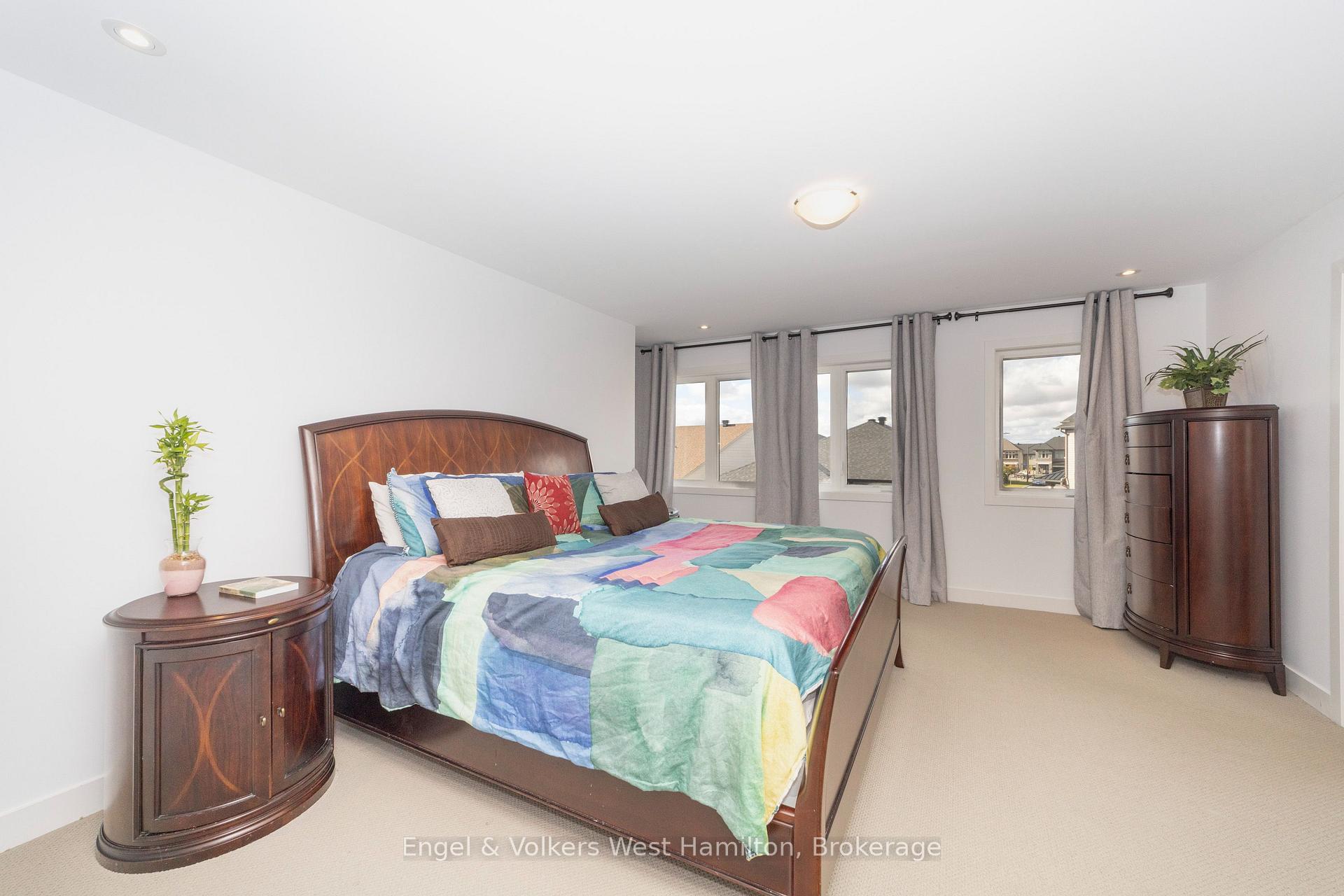 Photo 21 of 374 Big Dipper Street, Ottawa, Riverside South/Gloucester Glen — HOMEH