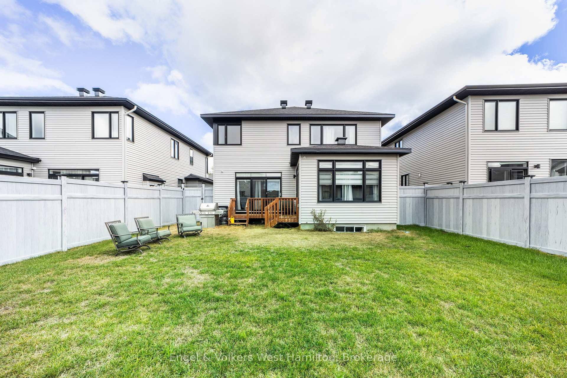 Photo 35 of 374 Big Dipper Street, Ottawa, Riverside South/Gloucester Glen — HOMEH