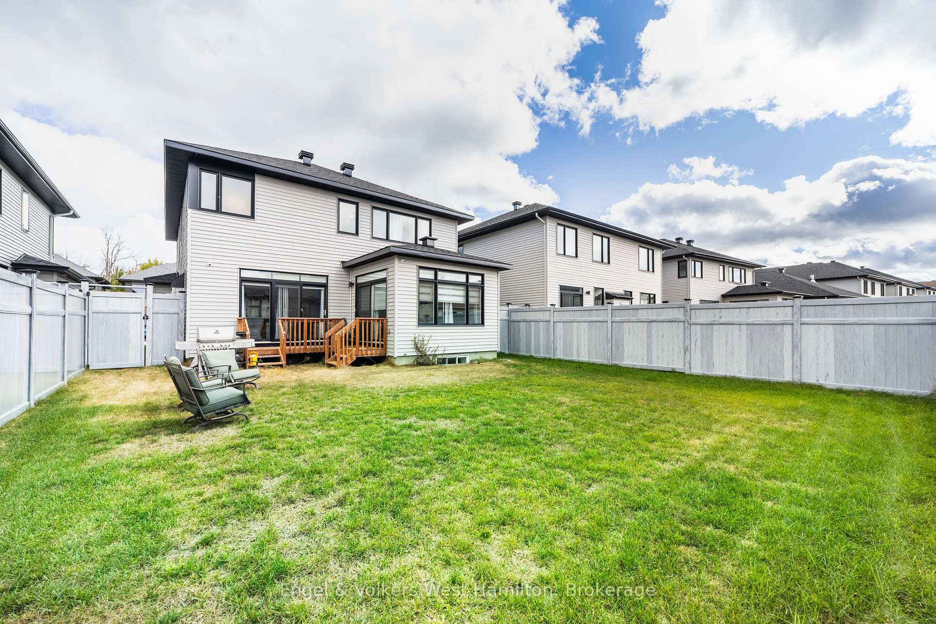 Photo 36 of 374 Big Dipper Street, Ottawa, Riverside South/Gloucester Glen — HOMEH