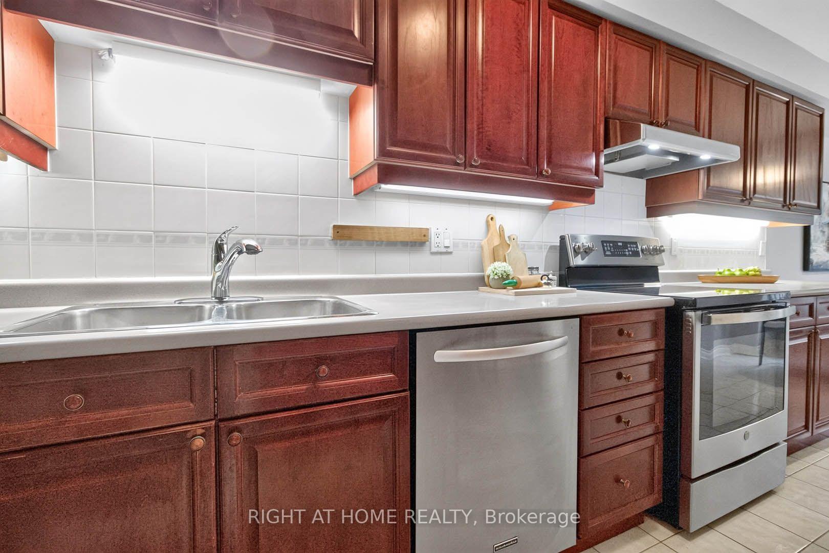Photo 10 of Unit 83, 5480 Glen Erin Drive, Mississauga, Central Erin Mills — HOMEH