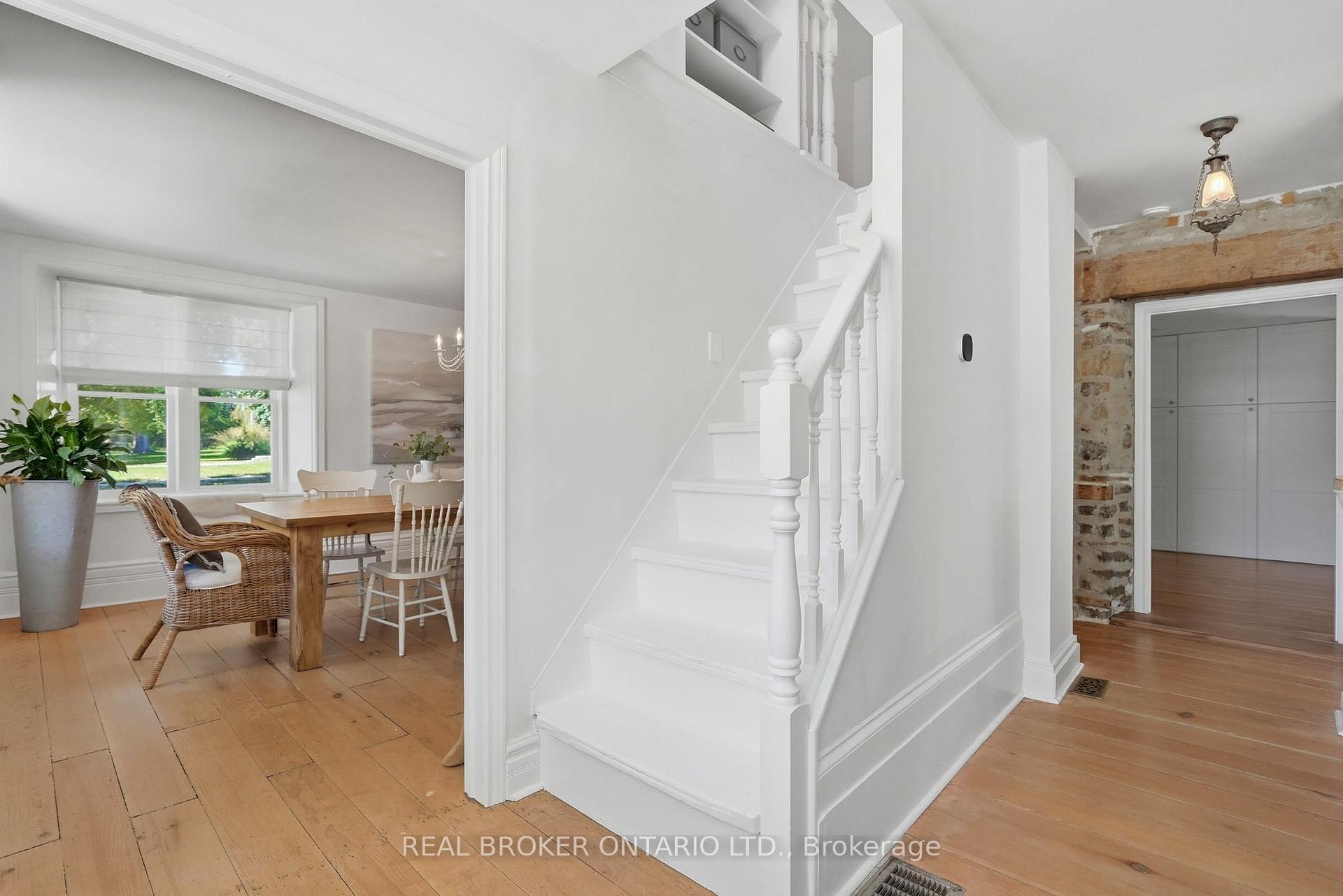 Photo 5 of 1264 Old 8 Highway, Hamilton, Rural Flamborough — HOMEH