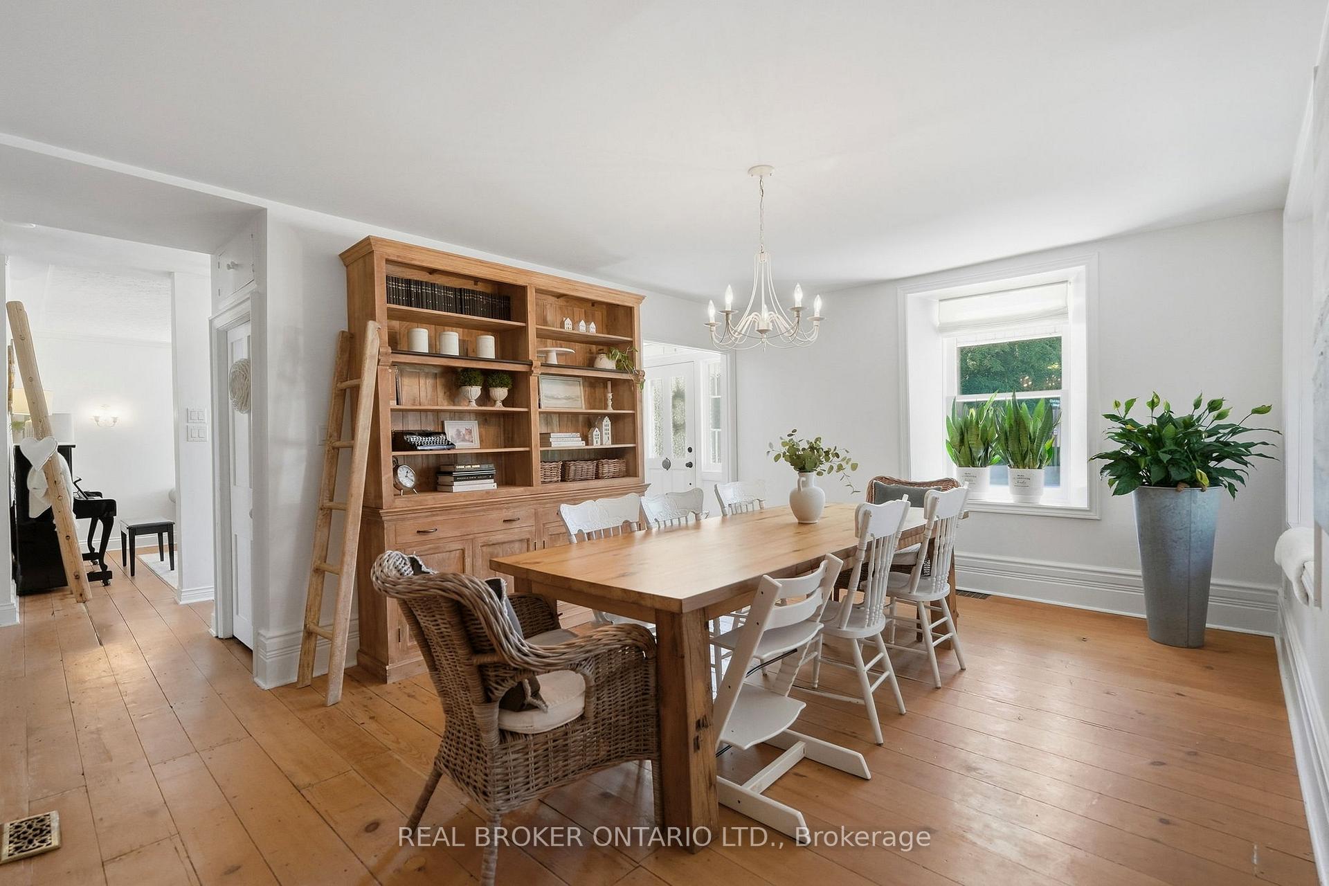 Photo 13 of 1264 Old 8 Highway, Hamilton, Rural Flamborough — HOMEH