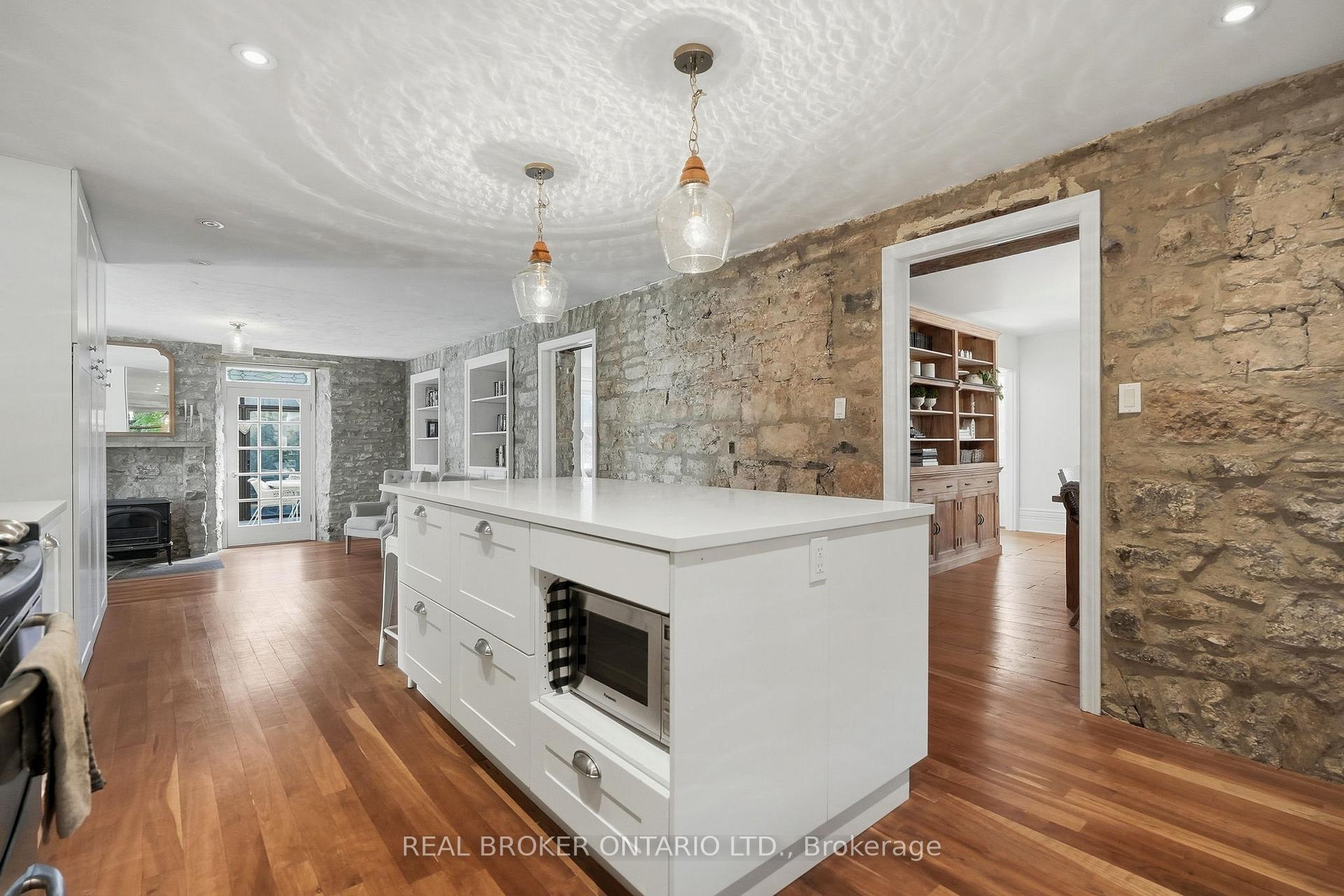 Photo 15 of 1264 Old 8 Highway, Hamilton, Rural Flamborough — HOMEH