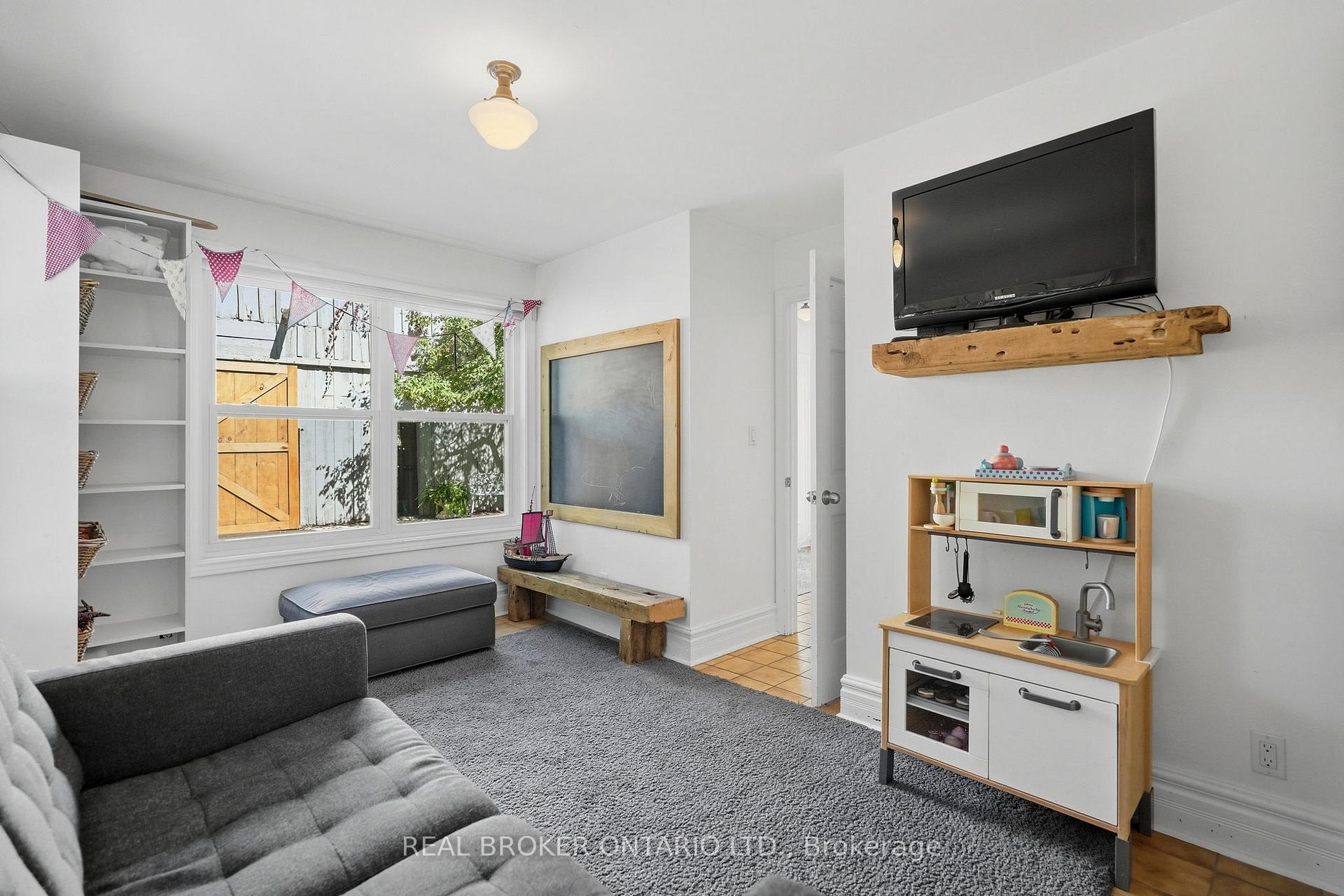 Photo 24 of 1264 Old 8 Highway, Hamilton, Rural Flamborough — HOMEH