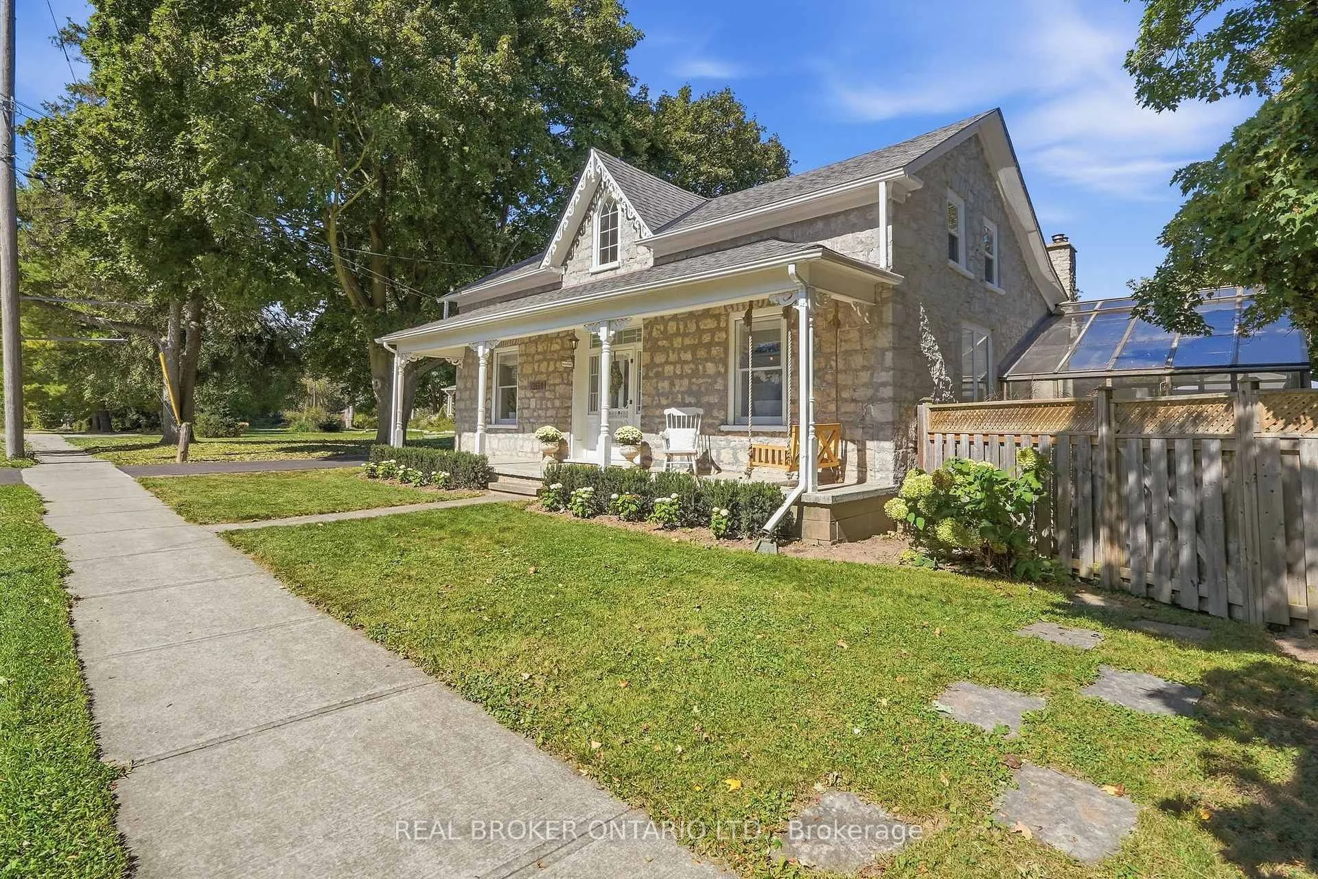 Photo 4 of 1264 Old 8 Highway, Hamilton, Rural Flamborough — HOMEH
