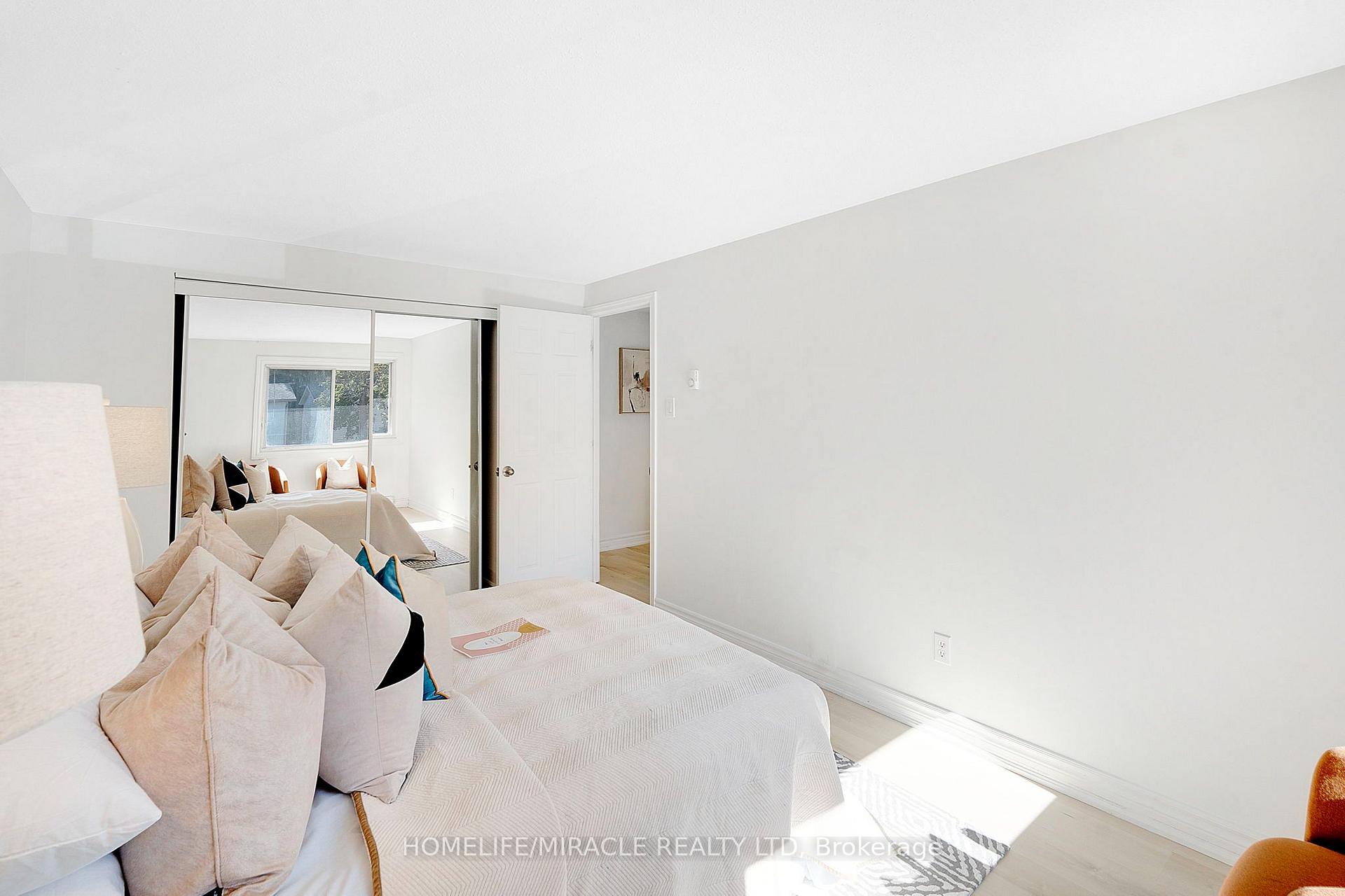Photo 17 of 10 Habitat Square, Brampton, Central Park — HOMEH