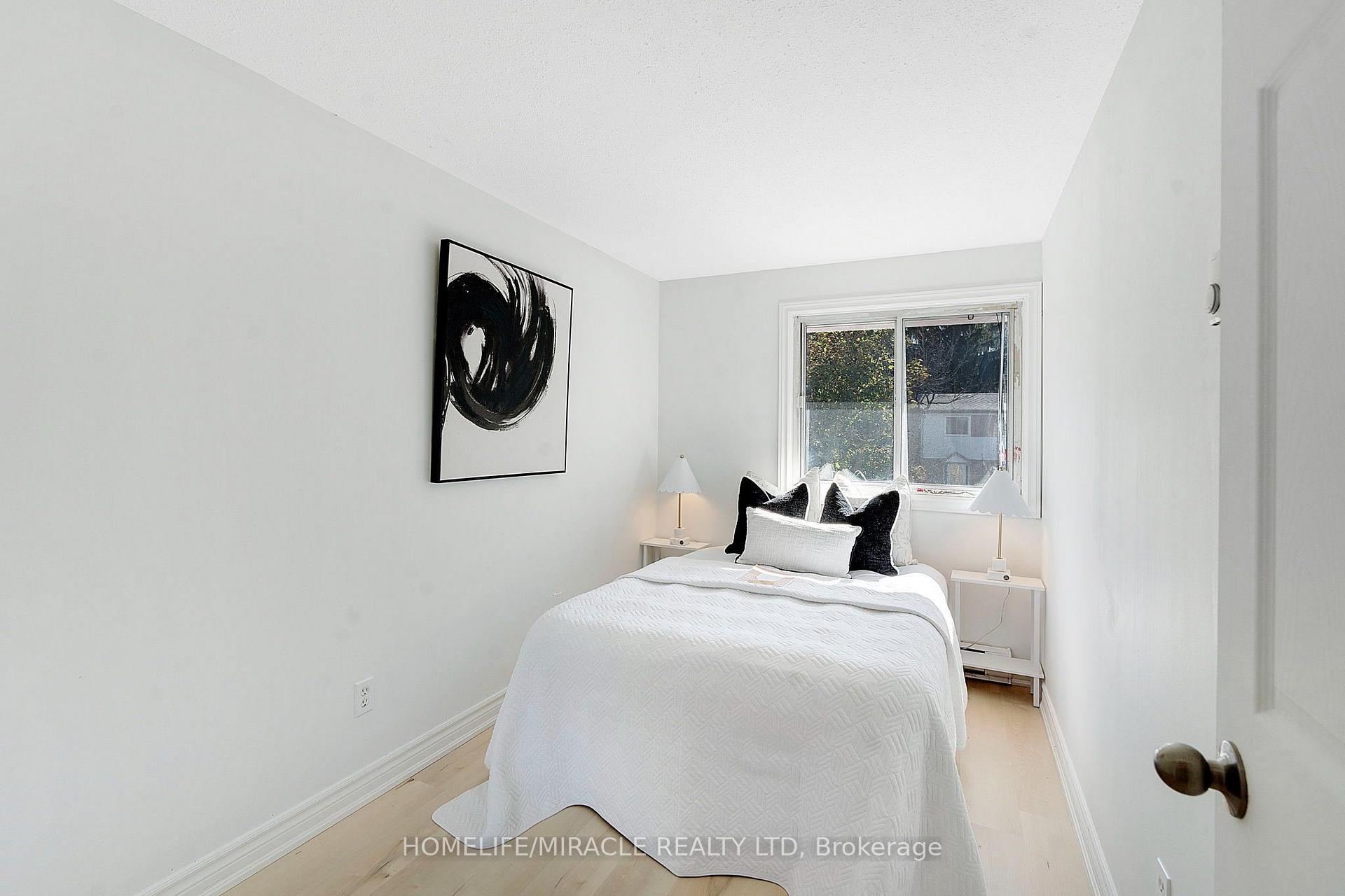 Photo 18 of 10 Habitat Square, Brampton, Central Park — HOMEH