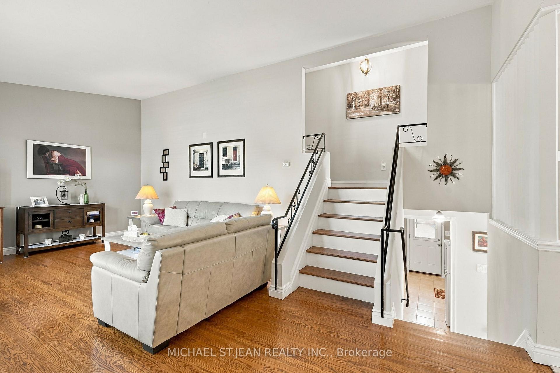 Photo 6 of 46 Lawrence Avenue, Hamilton, Greenford — HOMEH