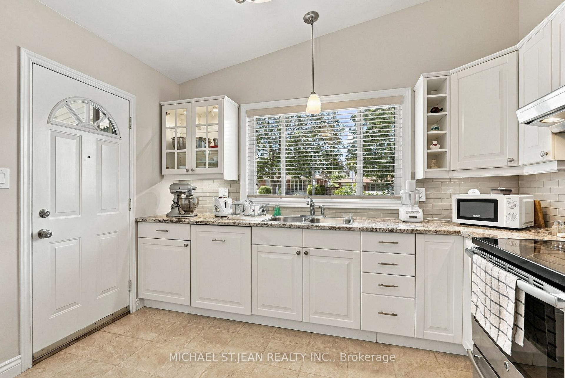 Photo 15 of 46 Lawrence Avenue, Hamilton, Greenford — HOMEH