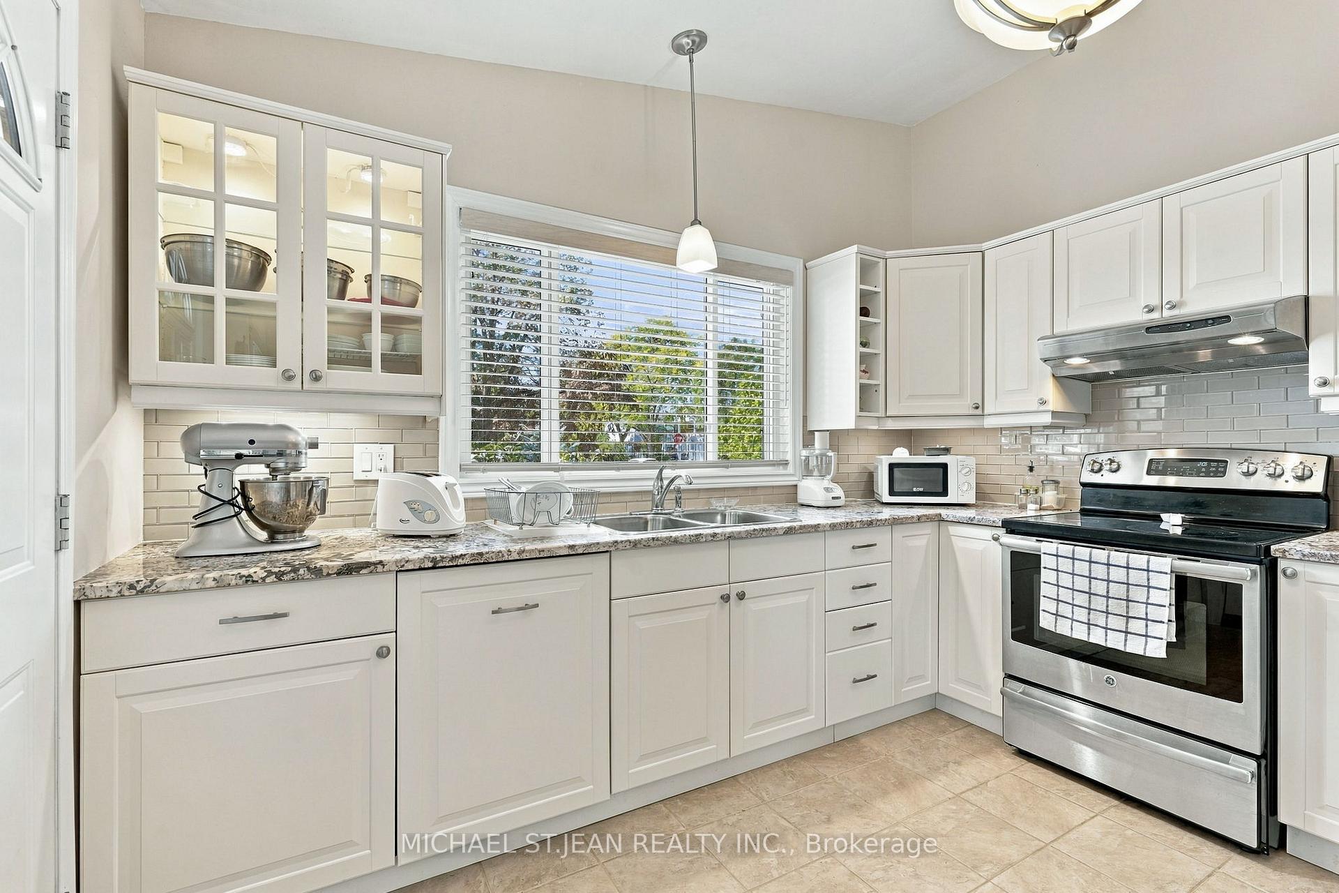Photo 16 of 46 Lawrence Avenue, Hamilton, Greenford — HOMEH