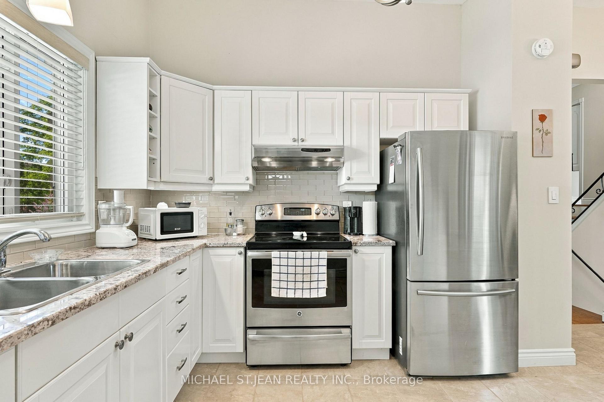Photo 17 of 46 Lawrence Avenue, Hamilton, Greenford — HOMEH