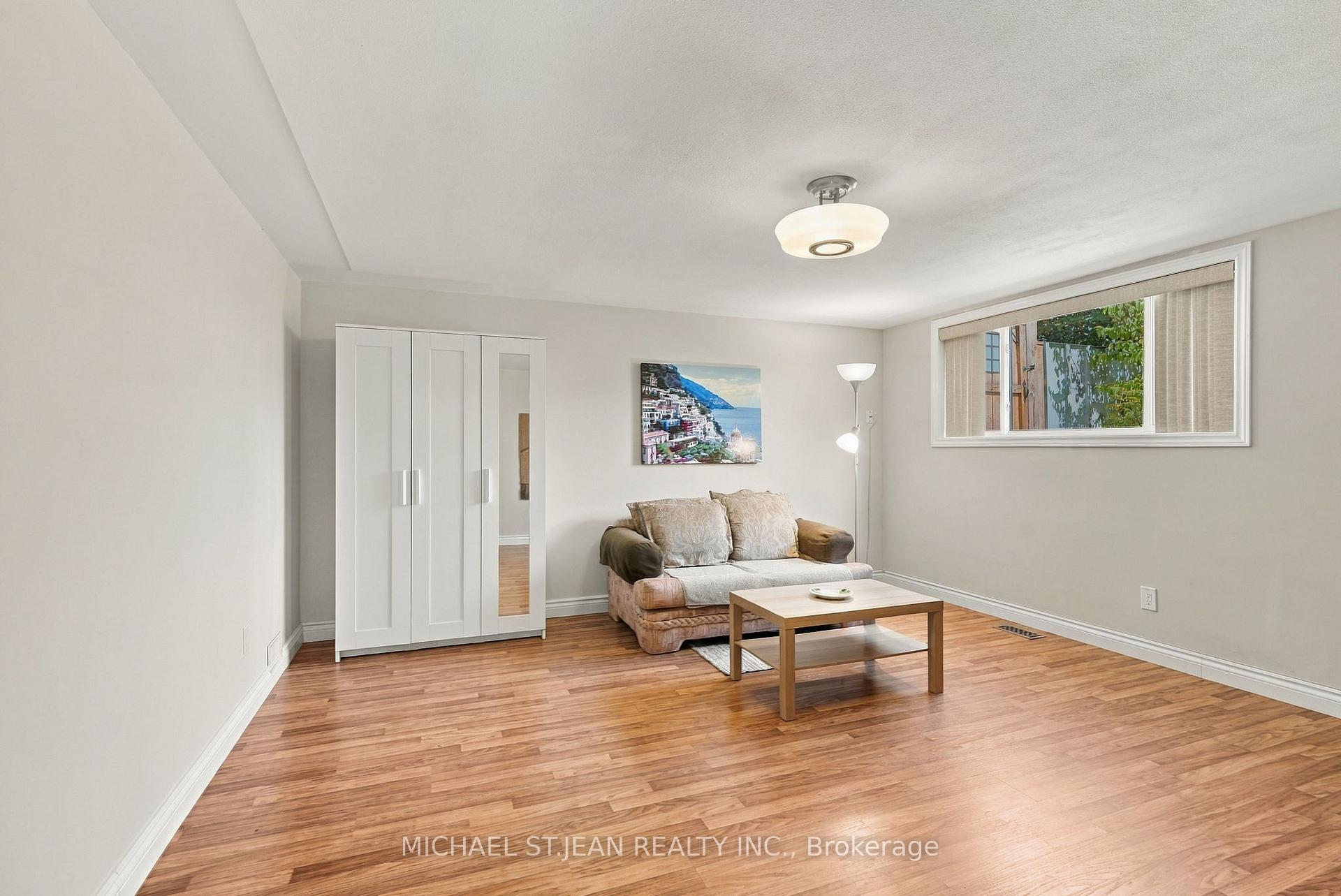 Photo 23 of 46 Lawrence Avenue, Hamilton, Greenford — HOMEH