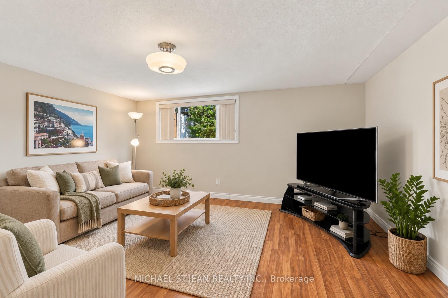 Photo 24 of 46 Lawrence Avenue, Hamilton, Greenford — HOMEH