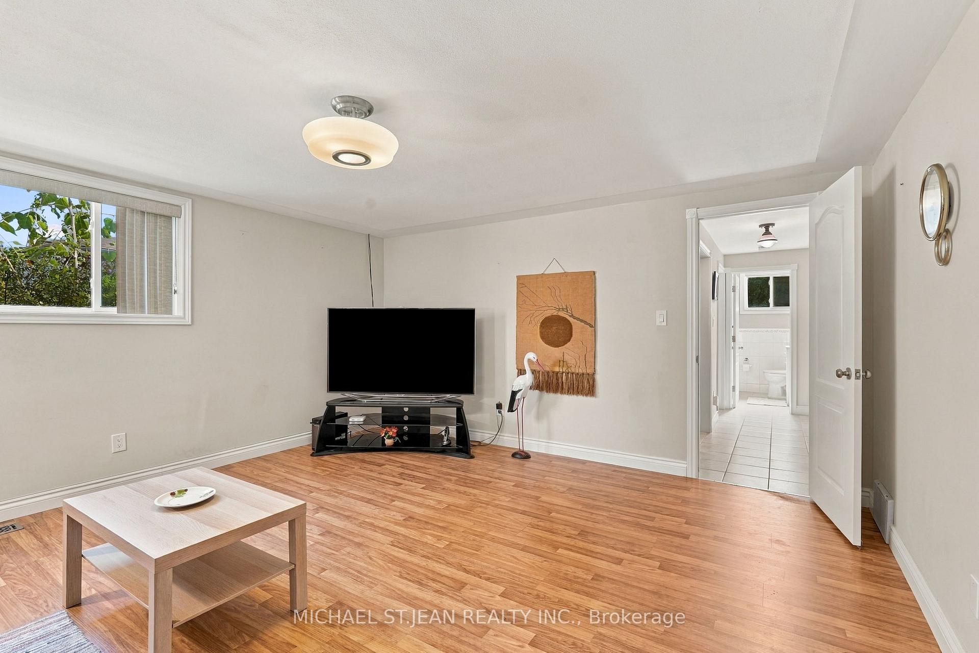 Photo 25 of 46 Lawrence Avenue, Hamilton, Greenford — HOMEH