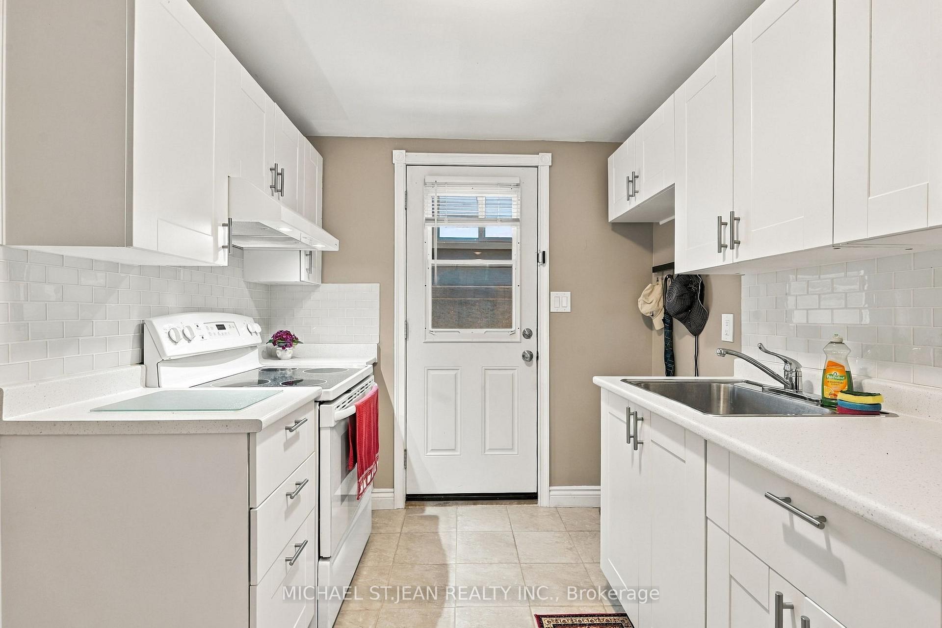 Photo 27 of 46 Lawrence Avenue, Hamilton, Greenford — HOMEH