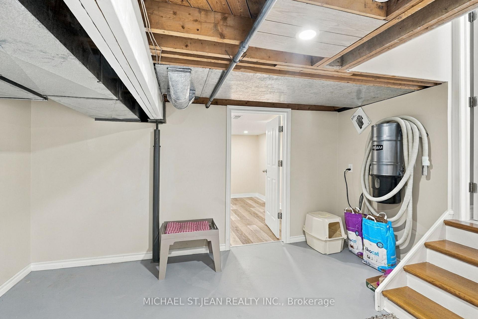 Photo 38 of 46 Lawrence Avenue, Hamilton, Greenford — HOMEH