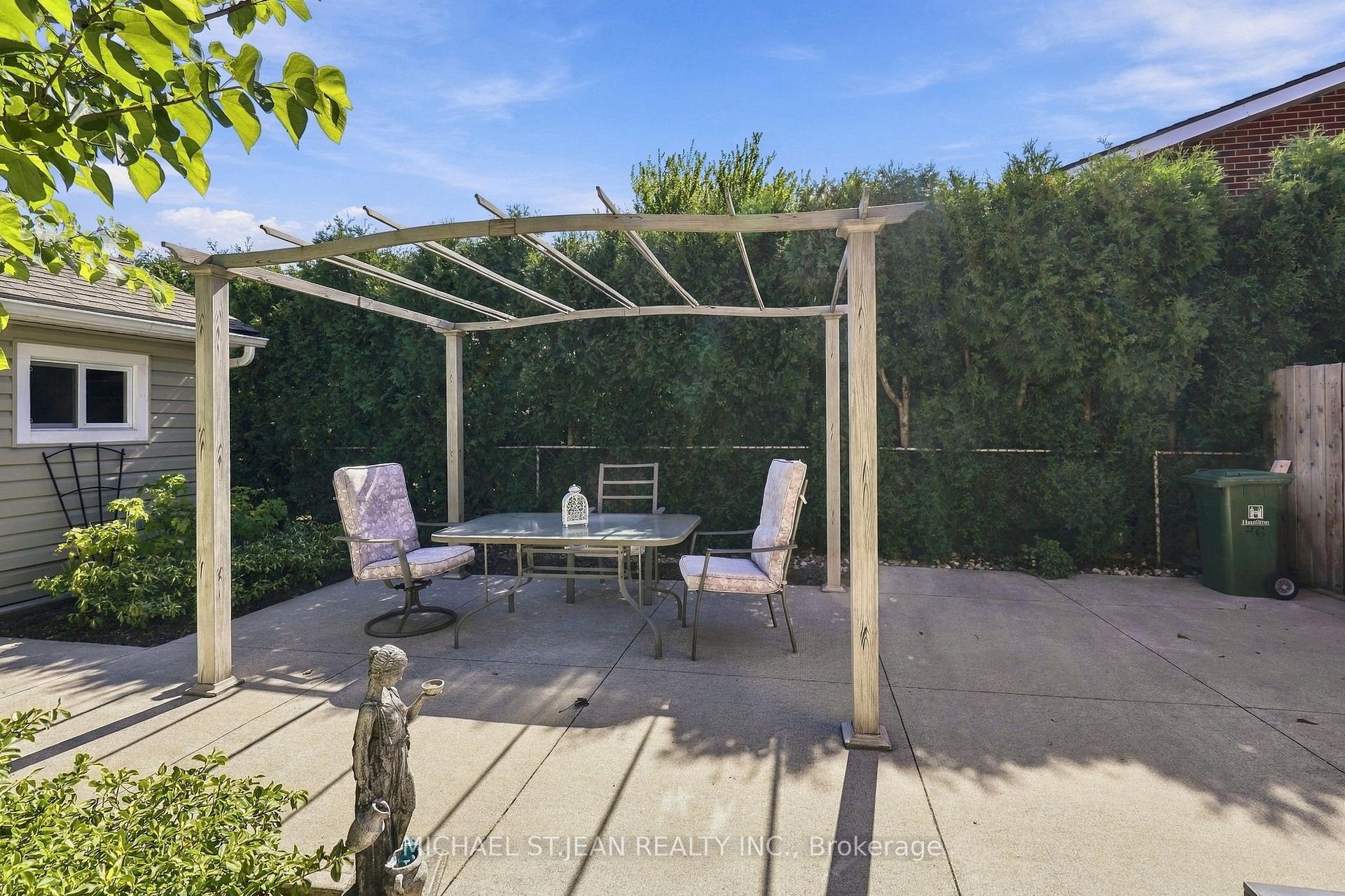 Photo 42 of 46 Lawrence Avenue, Hamilton, Greenford — HOMEH