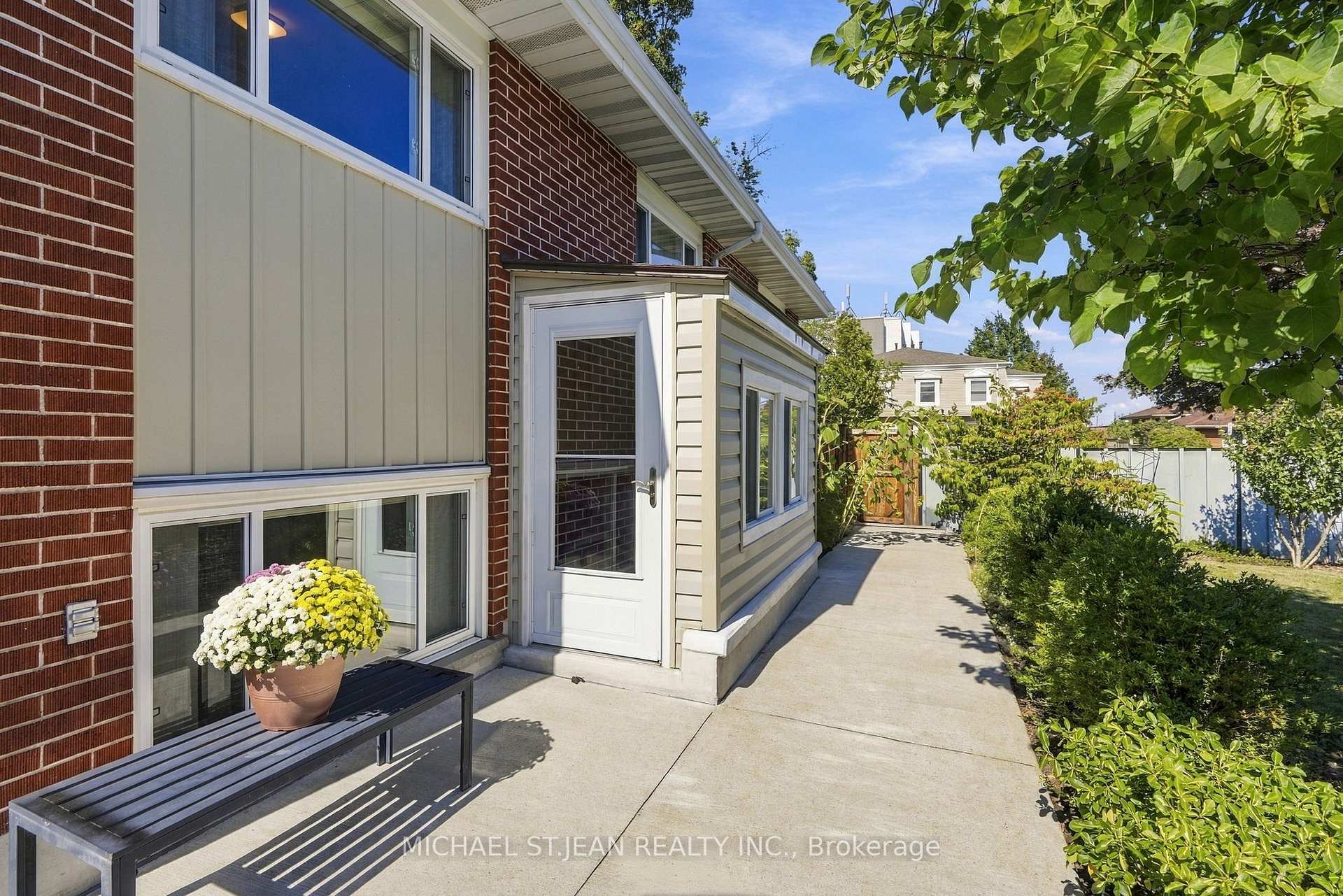 Photo 43 of 46 Lawrence Avenue, Hamilton, Greenford — HOMEH