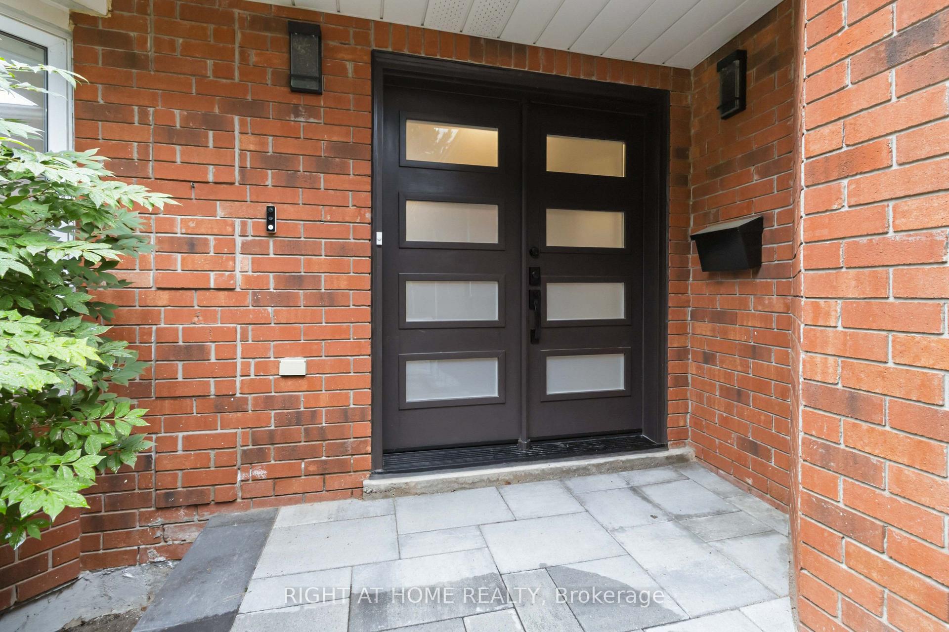 Photo 4 of 2128 Eighth Line, Oakville, Wedgewood Creek — HOMEH