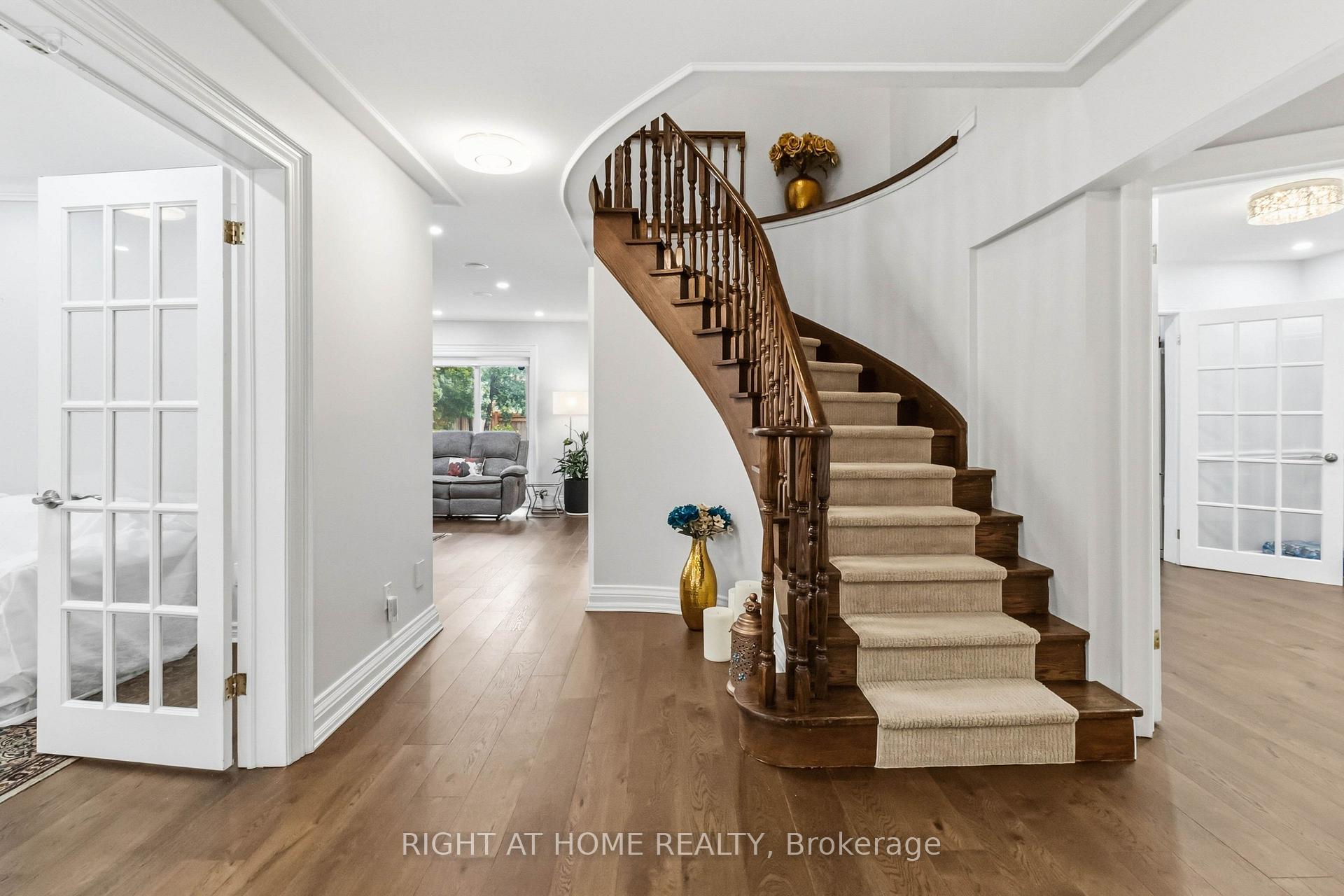 Photo 6 of 2128 Eighth Line, Oakville, Wedgewood Creek — HOMEH