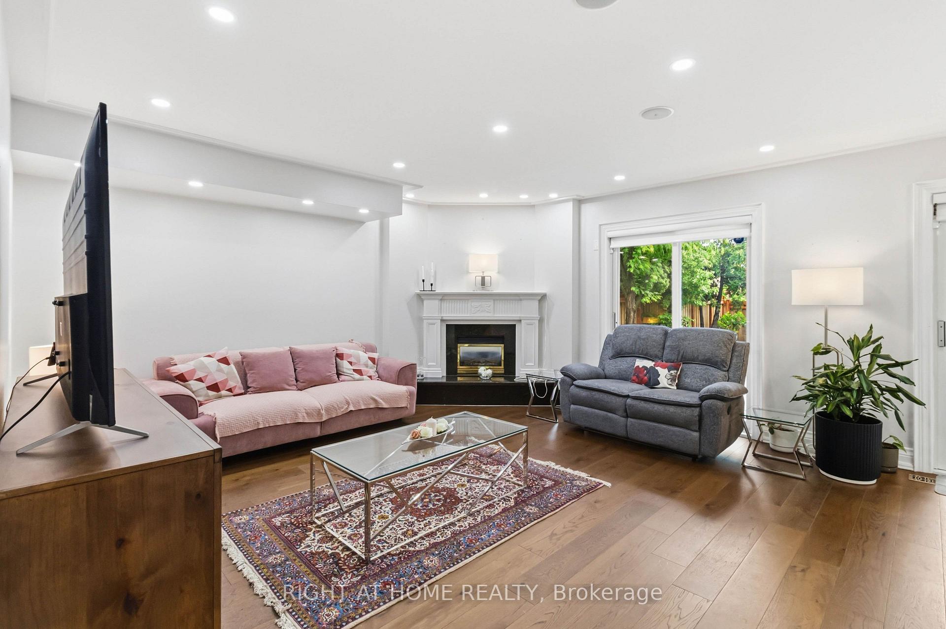 Photo 8 of 2128 Eighth Line, Oakville, Wedgewood Creek — HOMEH