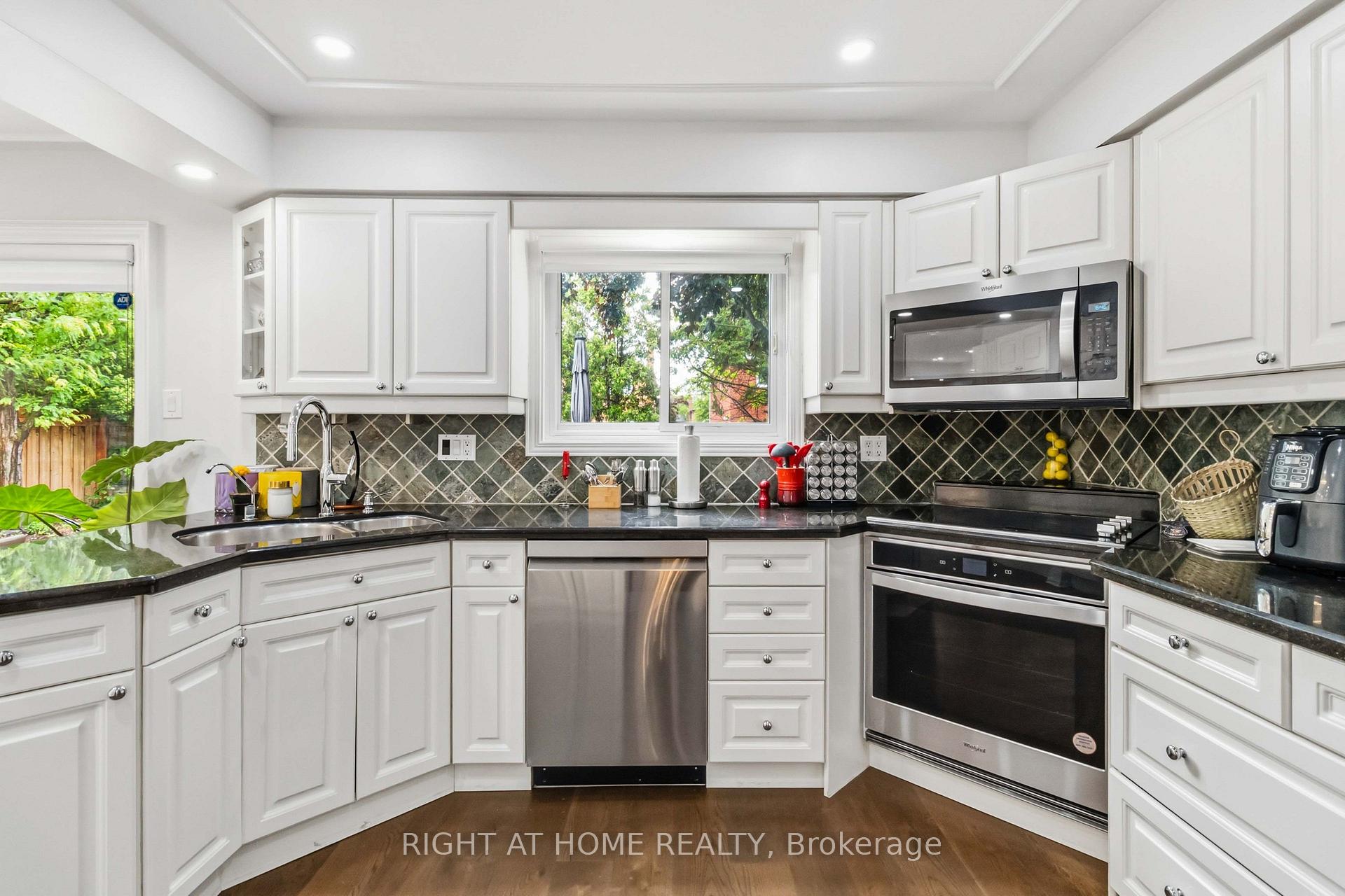 Photo 13 of 2128 Eighth Line, Oakville, Wedgewood Creek — HOMEH