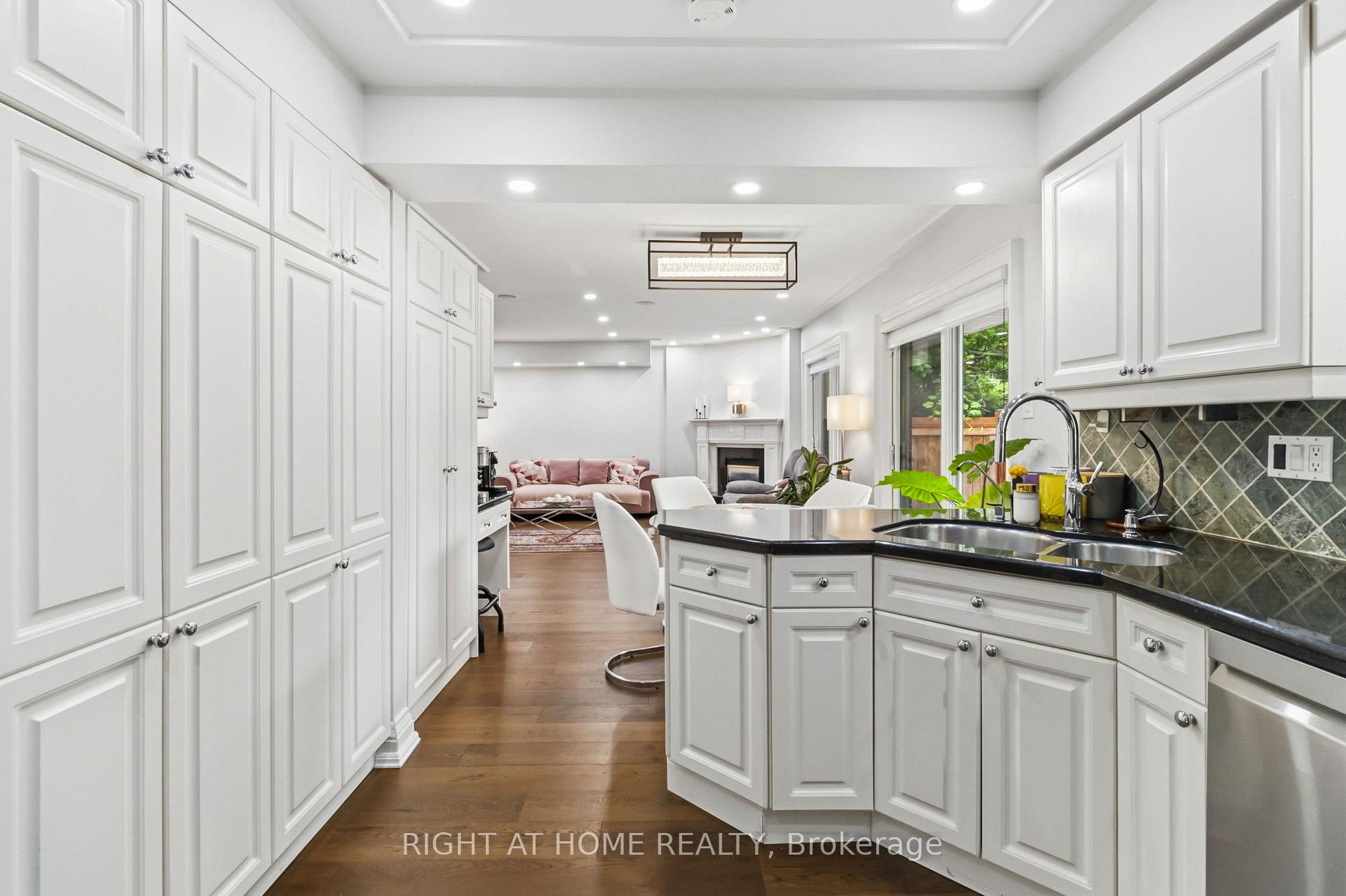 Photo 14 of 2128 Eighth Line, Oakville, Wedgewood Creek — HOMEH