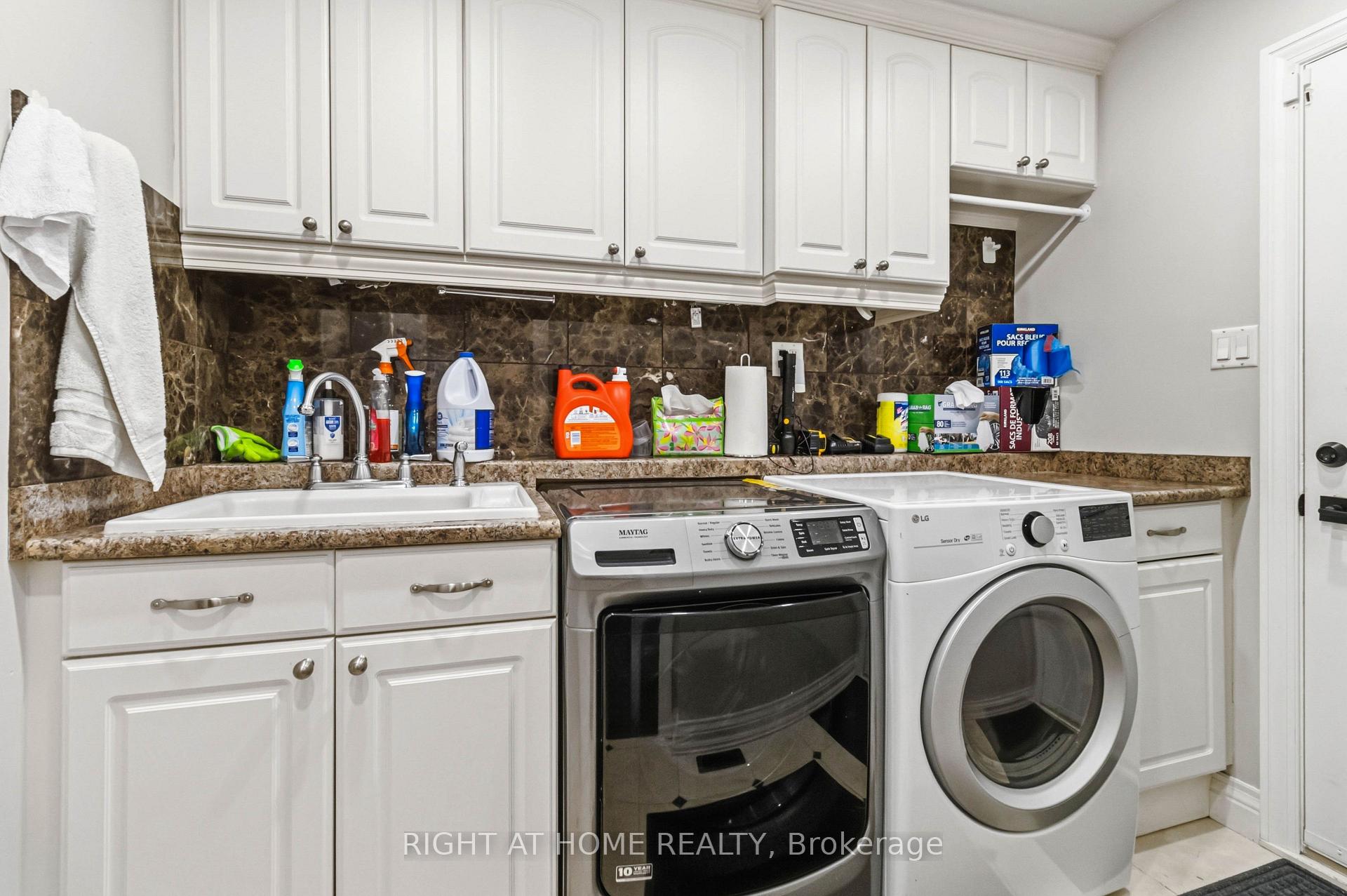 Photo 17 of 2128 Eighth Line, Oakville, Wedgewood Creek — HOMEH