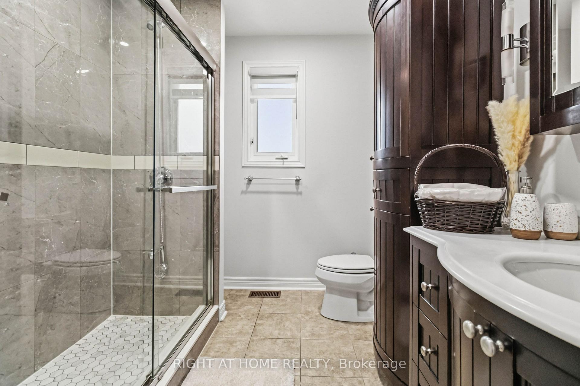 Photo 23 of 2128 Eighth Line, Oakville, Wedgewood Creek — HOMEH