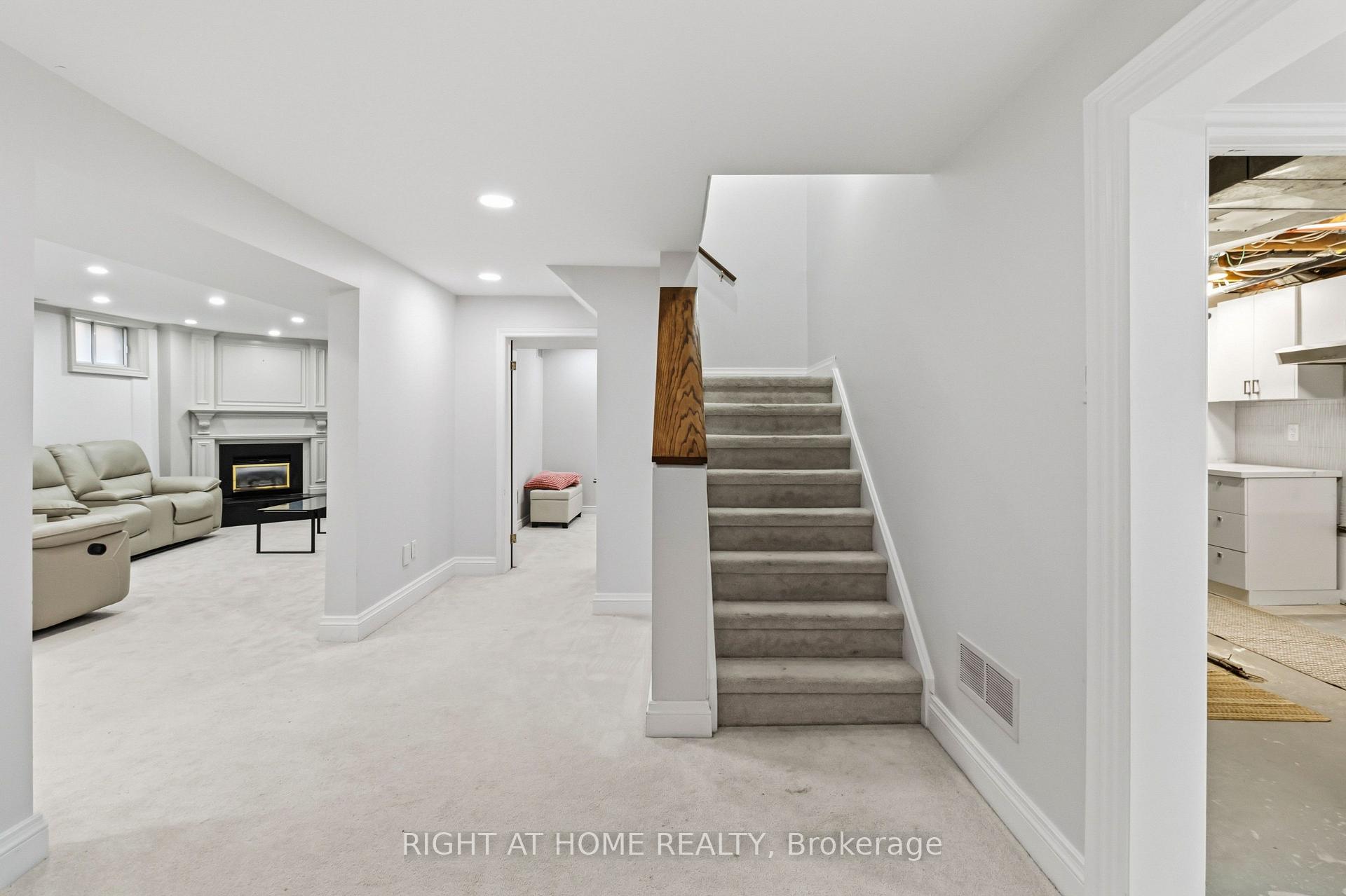 Photo 32 of 2128 Eighth Line, Oakville, Wedgewood Creek — HOMEH