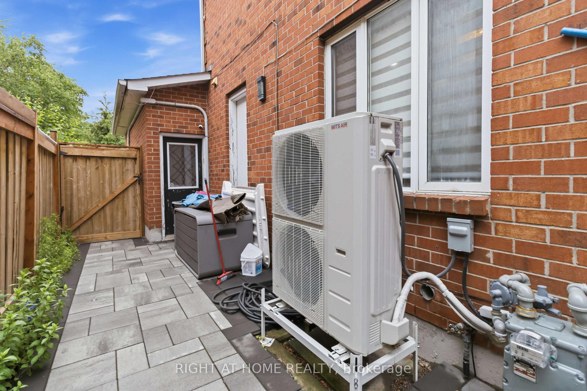 Photo 43 of 2128 Eighth Line, Oakville, Wedgewood Creek — HOMEH