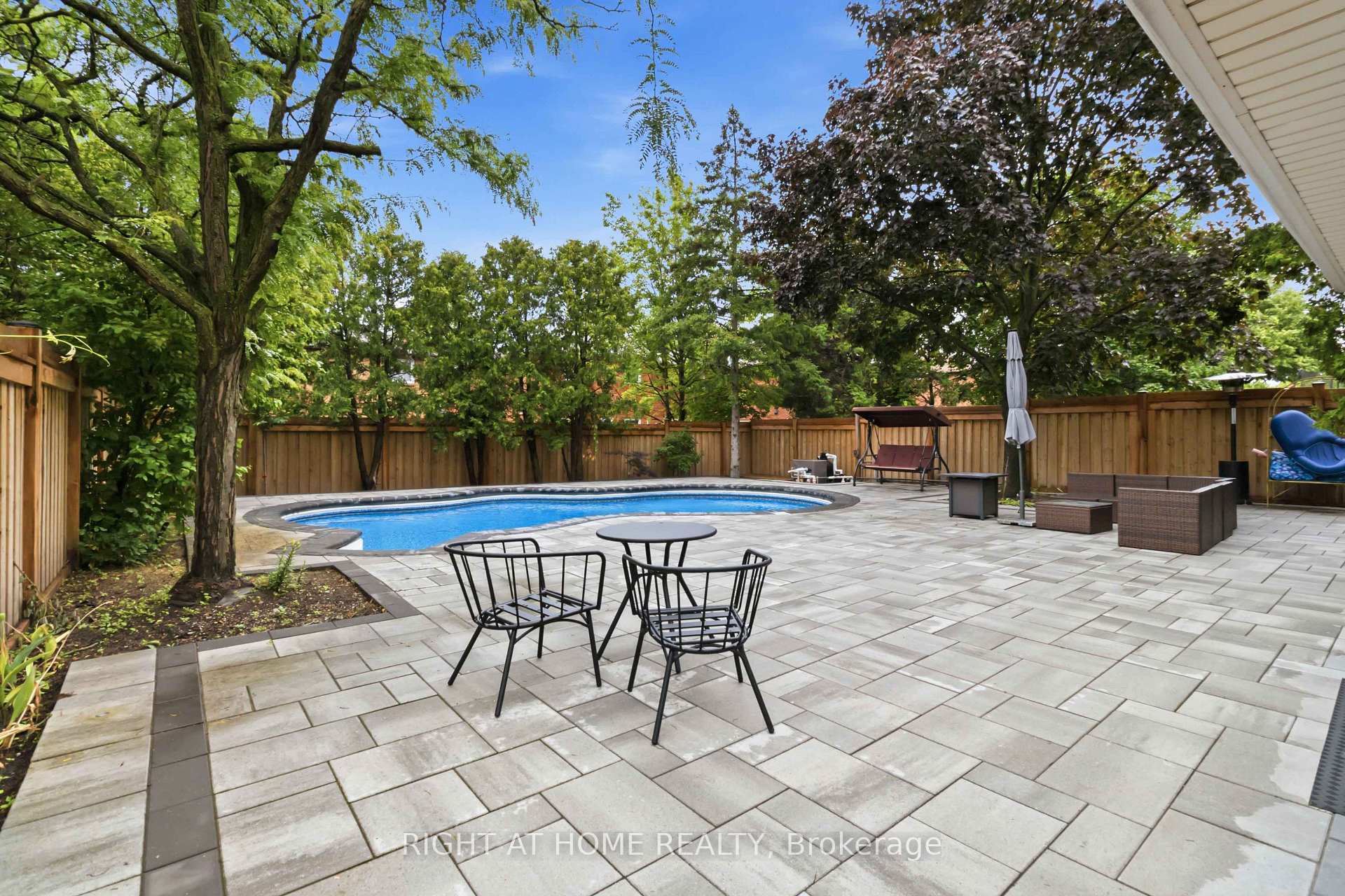 Photo 45 of 2128 Eighth Line, Oakville, Wedgewood Creek — HOMEH