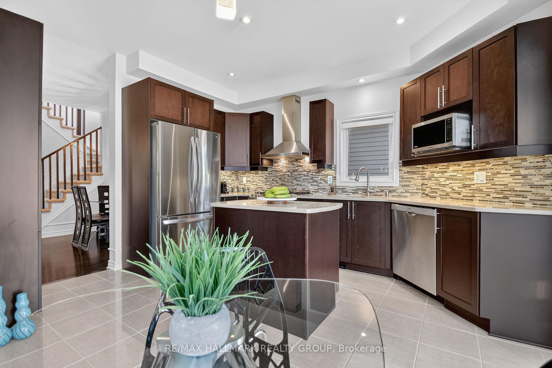 Photo 13 of 433 Cooks Mill Crescent, Ottawa, Riverside South — HOMEH