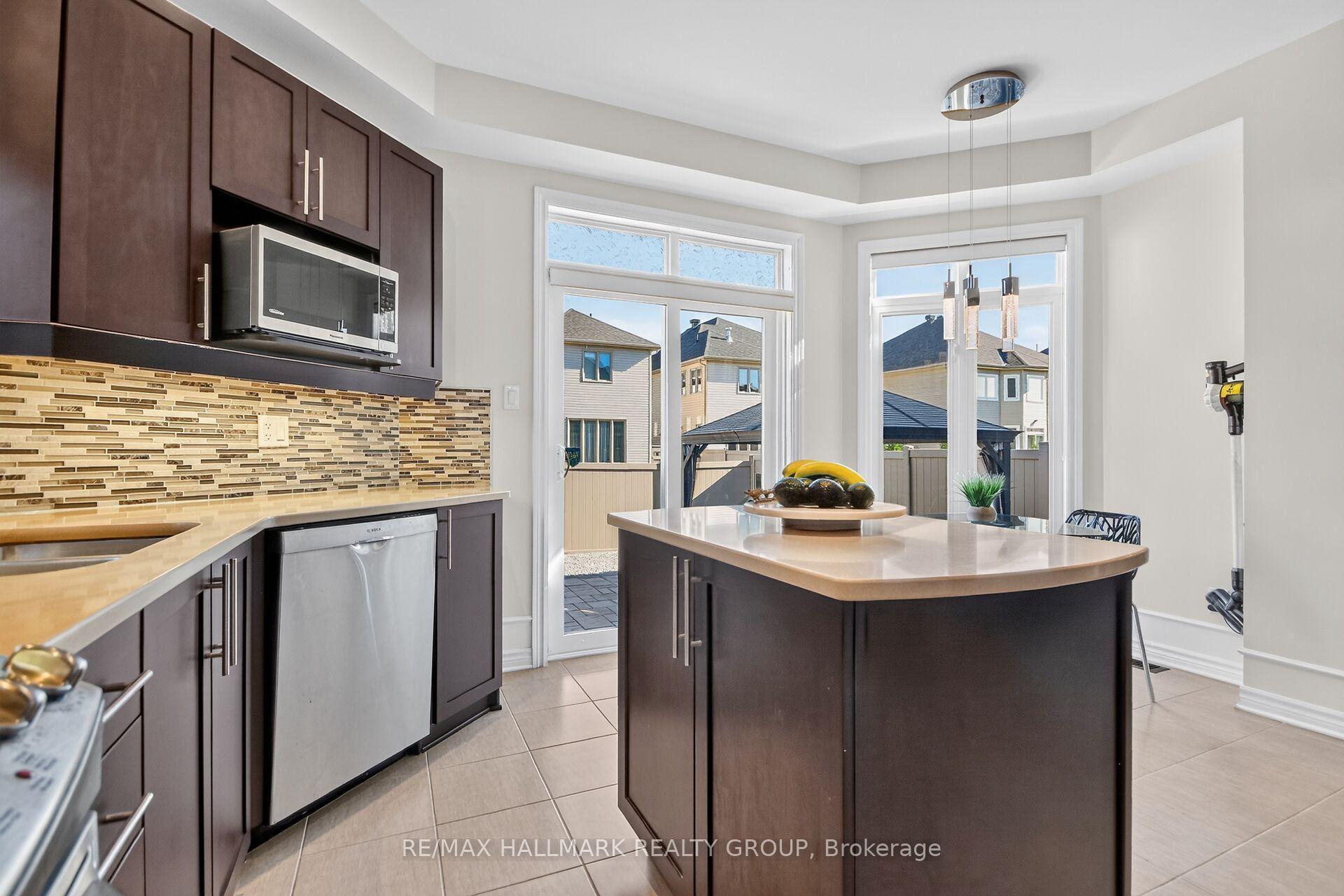 Photo 15 of 433 Cooks Mill Crescent, Ottawa, Riverside South — HOMEH