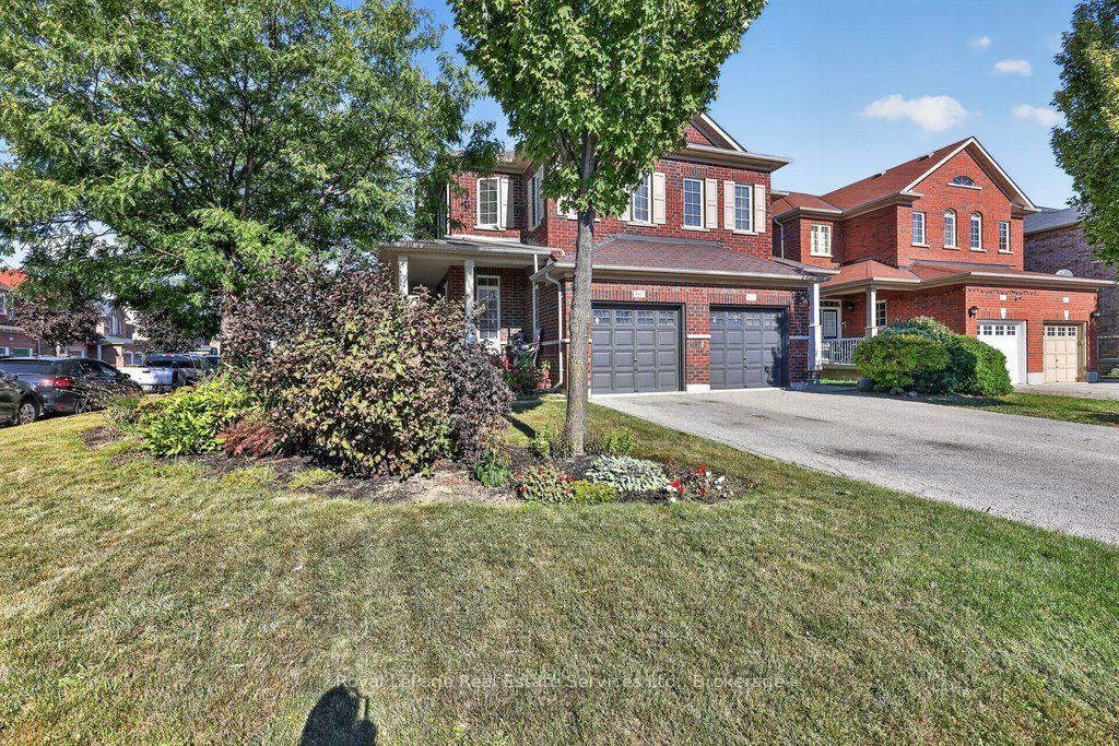 Photo 2 of 4445 Centretown Way, Mississauga, Hurontario — HOMEH