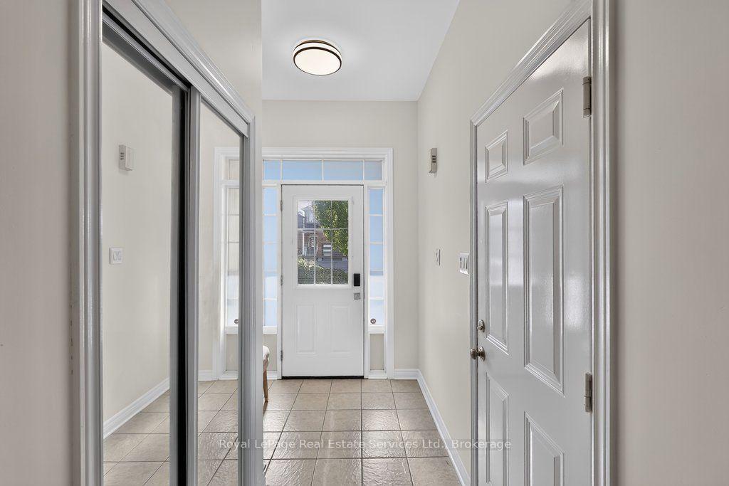 Photo 8 of 4445 Centretown Way, Mississauga, Hurontario — HOMEH