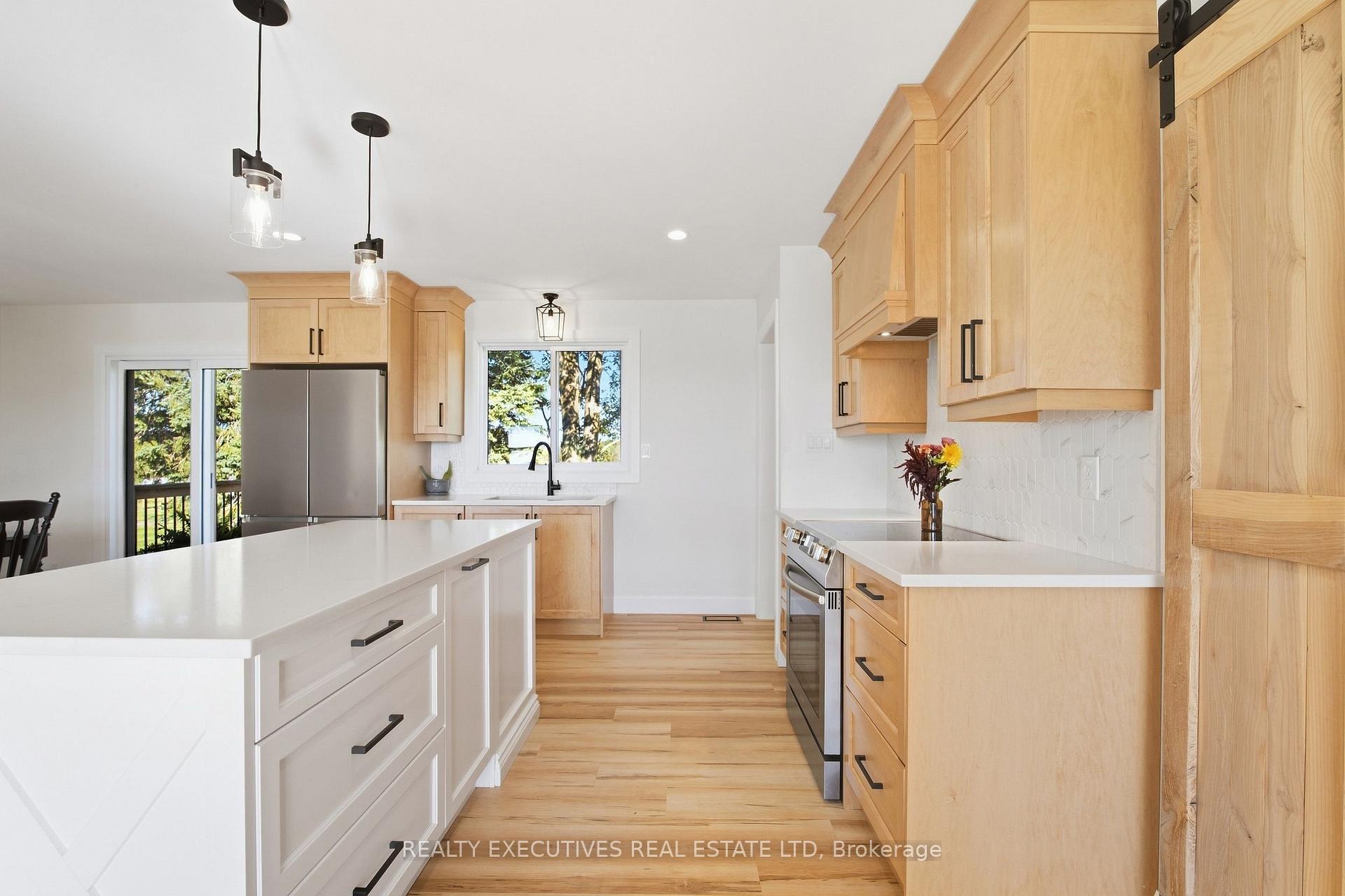 Photo 12 of 11895 Cloverdale Road, North Dundas, North Dundas (Mountain) Twp — HOMEH